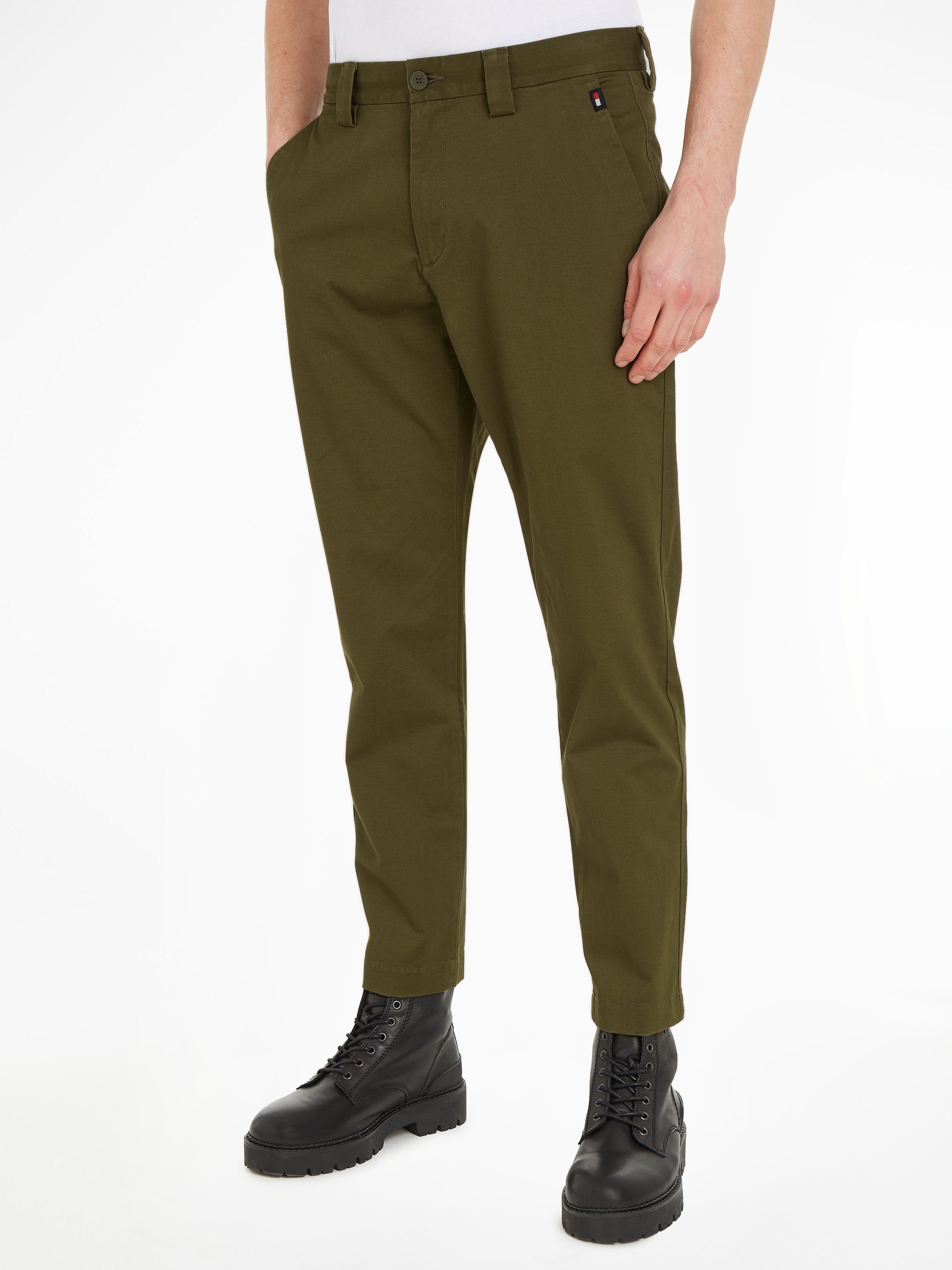 Tommy Jeans Green Drab CHINO Logobadge Olive DAD TJM Chinohose mit