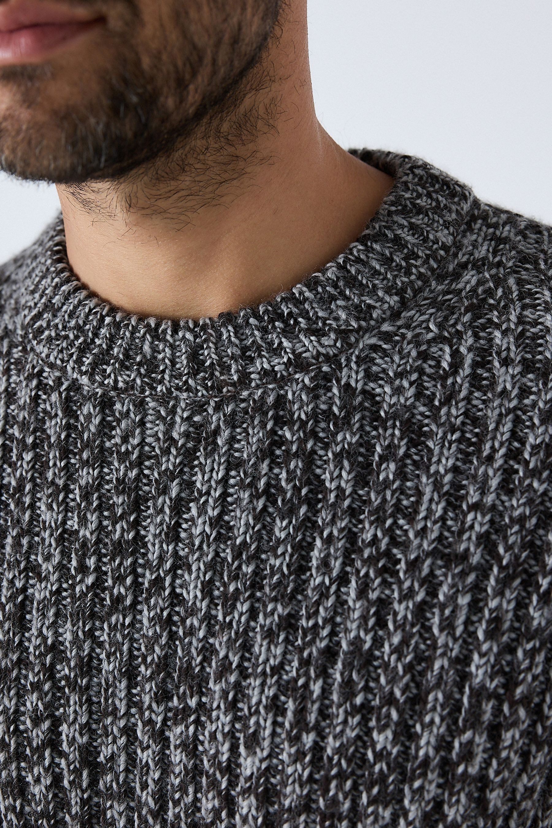 Next Rundhalspullover Regular Fit Rundhals-Strickpullover, Drehdetail (1-tlg)