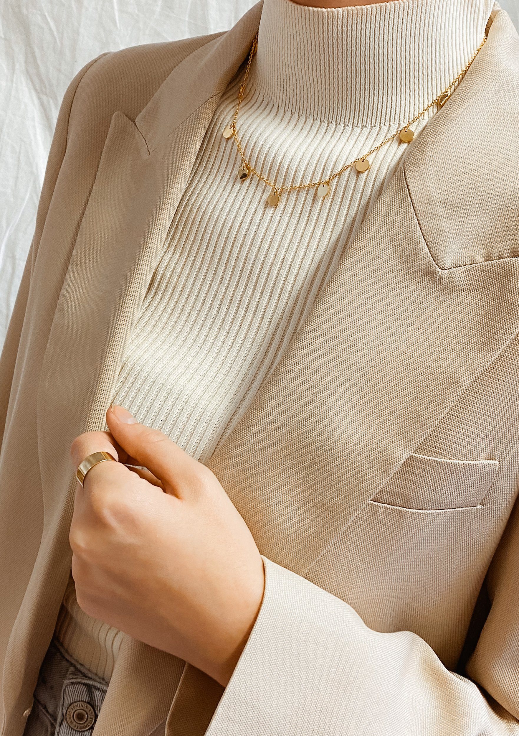 Hey Happiness Charm-Kette mit Geo Plättchen, Edelstahl Halskette Damen mit Münze Anhänger, wasserfest