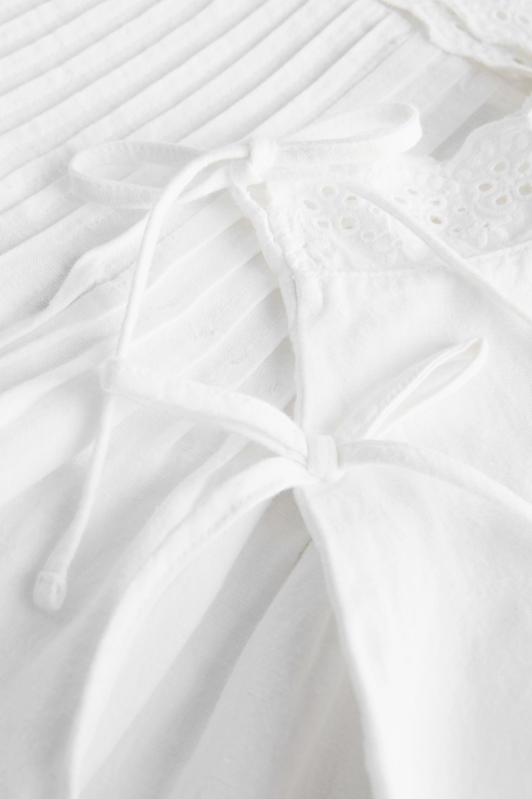 Next Playsuit Ärmelloser Playsuit mit Spitzenbesatz und Leinen (1-tlg) günstig online kaufen