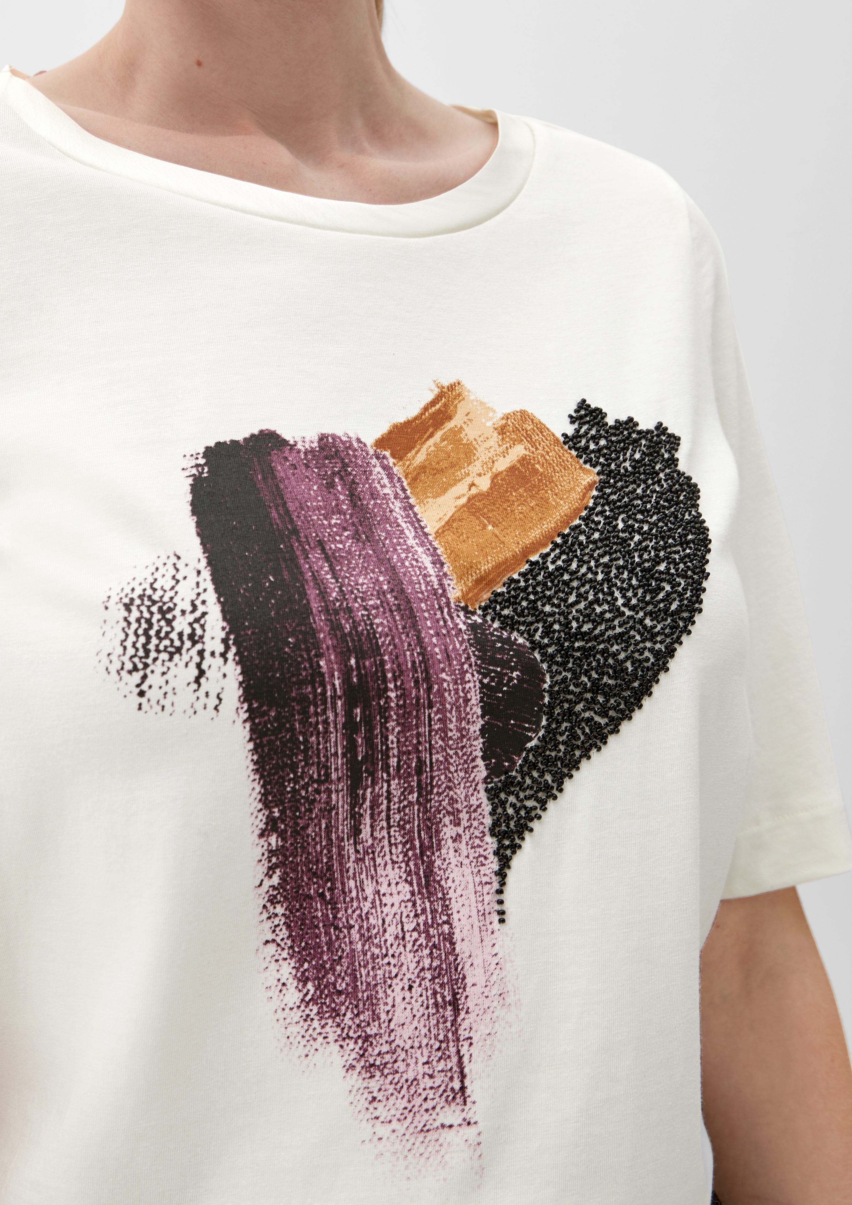Kurzarmshirt Satindetail LABEL mit T-Shirt Artwork ecru s.Oliver BLACK