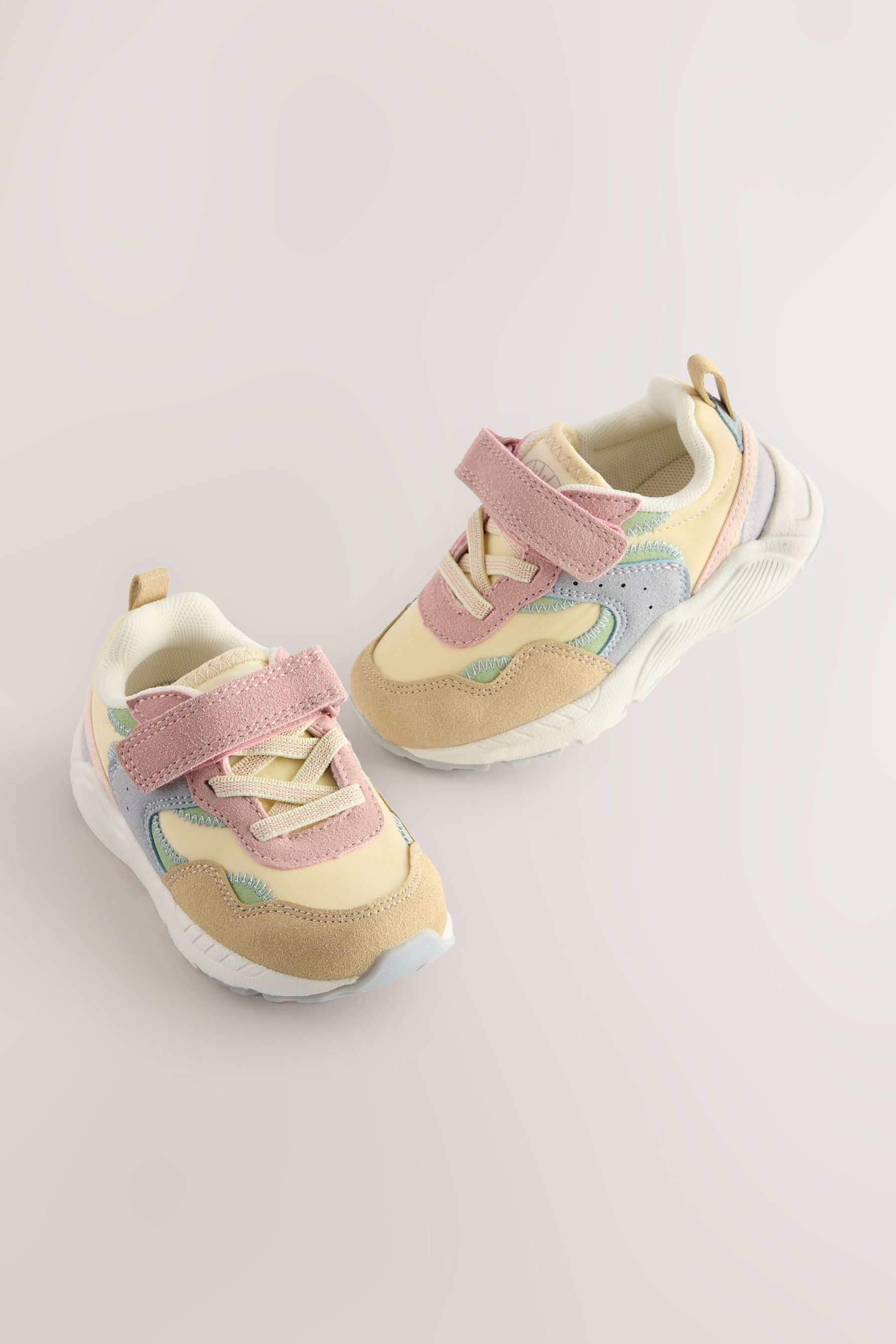 Next Sneaker Klettverschluss und Elastikschnürsenkel Sneaker (1-tlg)