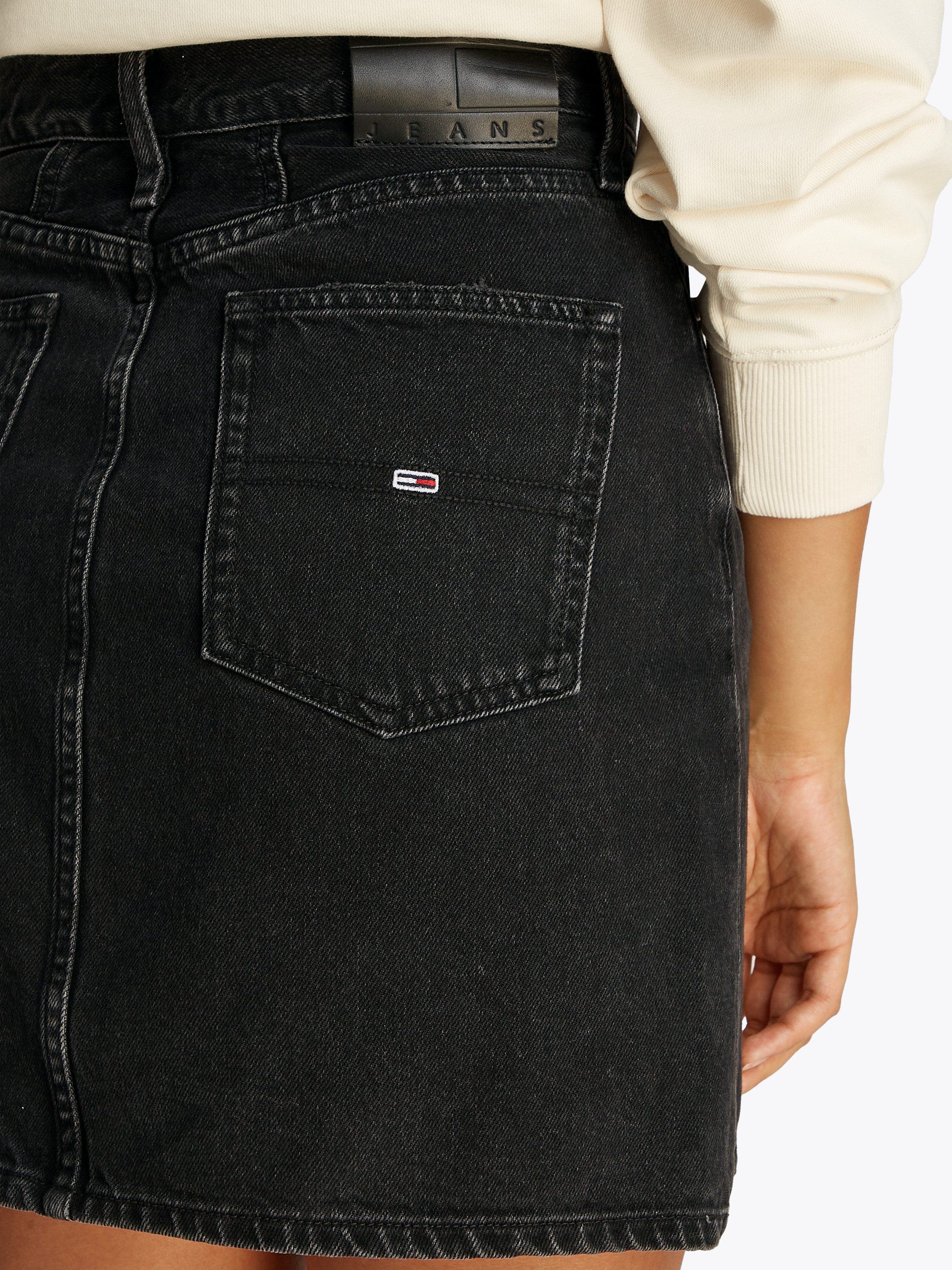 Tommy Jeans Jeansrock MOM SKIRT BI8080 in schwarzer Waschung, in Mini-Länge günstig online kaufen