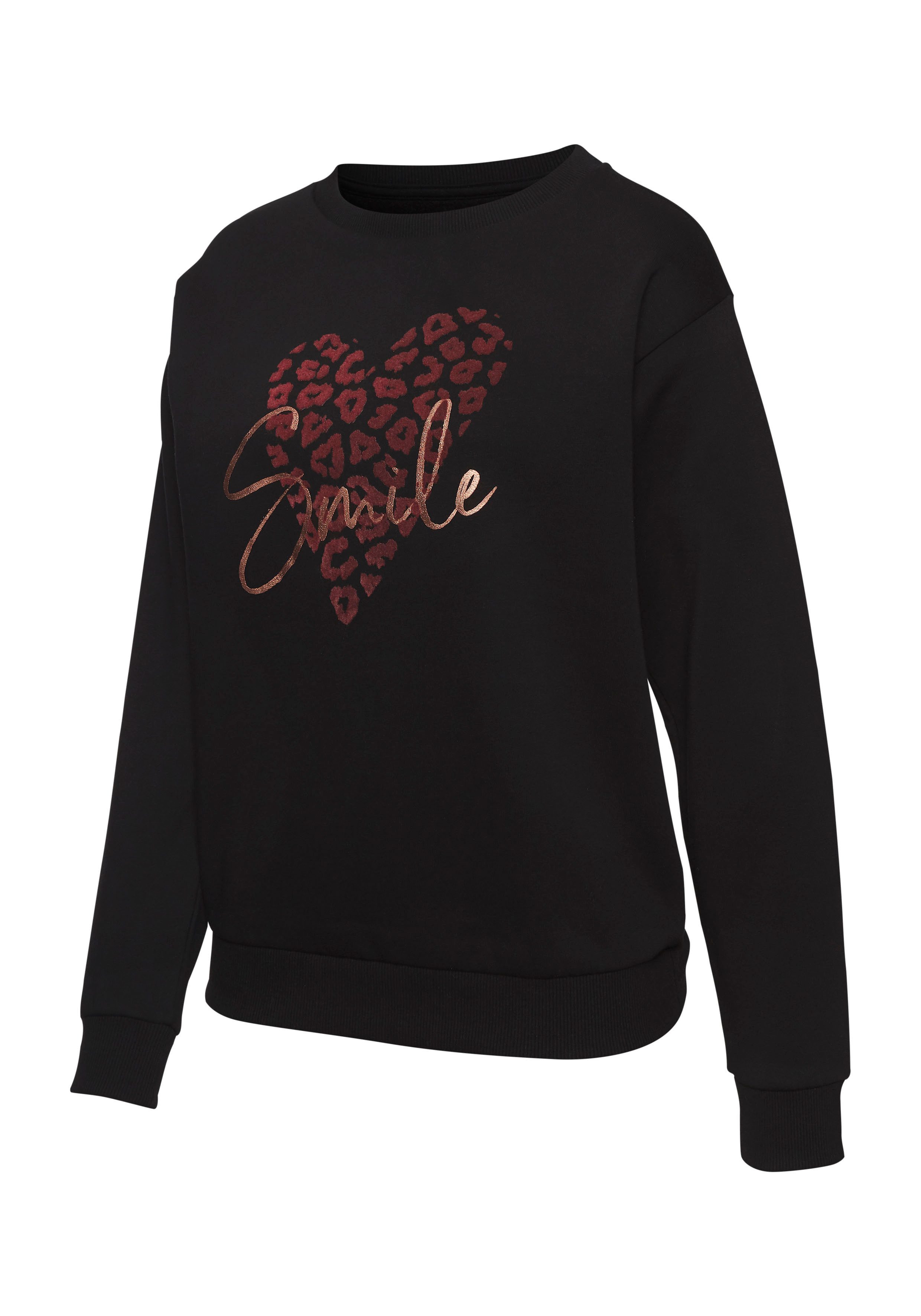 LASCANA Sweatshirt mit Herz-Leo-Druck, Loungewear
