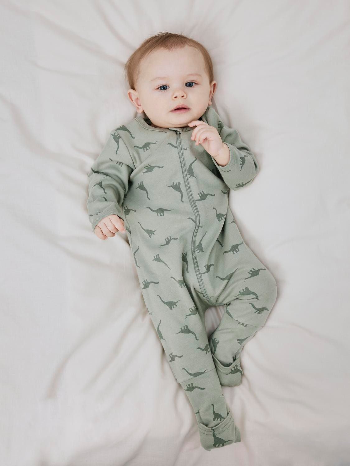Name It Schlafanzug NBMNIGHTSUIT 2P ZIP FF GREEN DINO (Packung, 2 tlg) aus Baumwolle, normale Passform, mit Reißverschluss und Kinnschutz