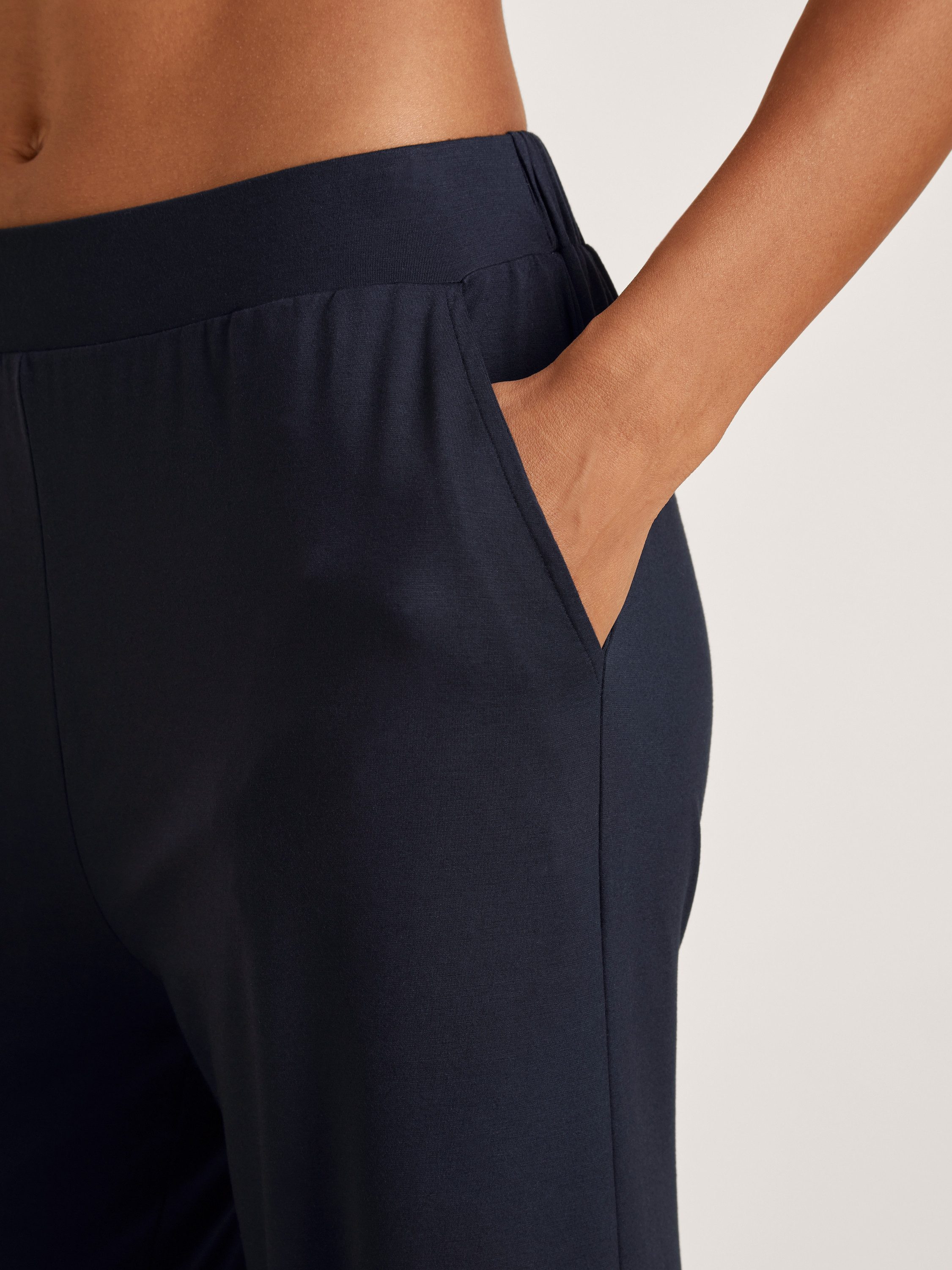 CALIDA Pyjamahose DEEPSLEEPWEAR Balancing Damen (1-tlg) seidig weich, temperaturausgleichend und elastisch – Bild 5 von 5