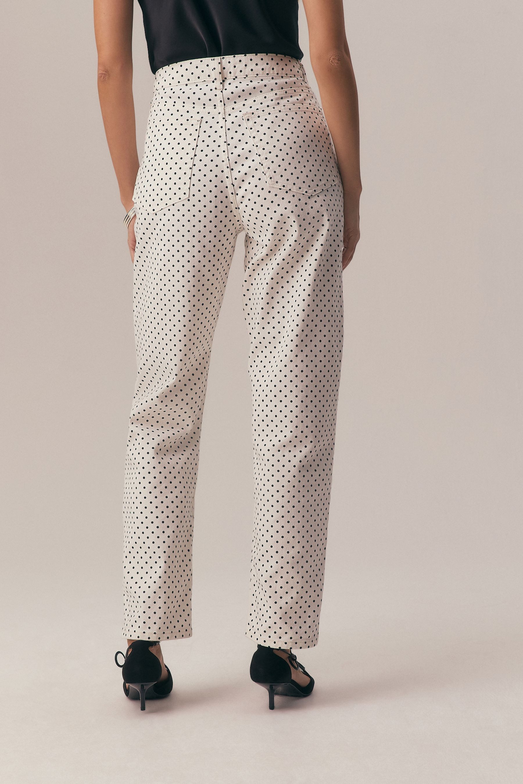 Next Mom-Jeans Gestufte Mom-Jeans mit Comfort-Stretch (1-tlg)