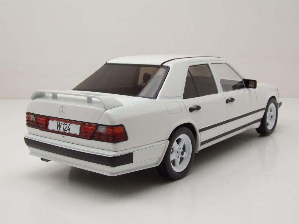 MCG Modellauto Mercedes W124 Tuning 1986 weiß, Maßstab 1:18