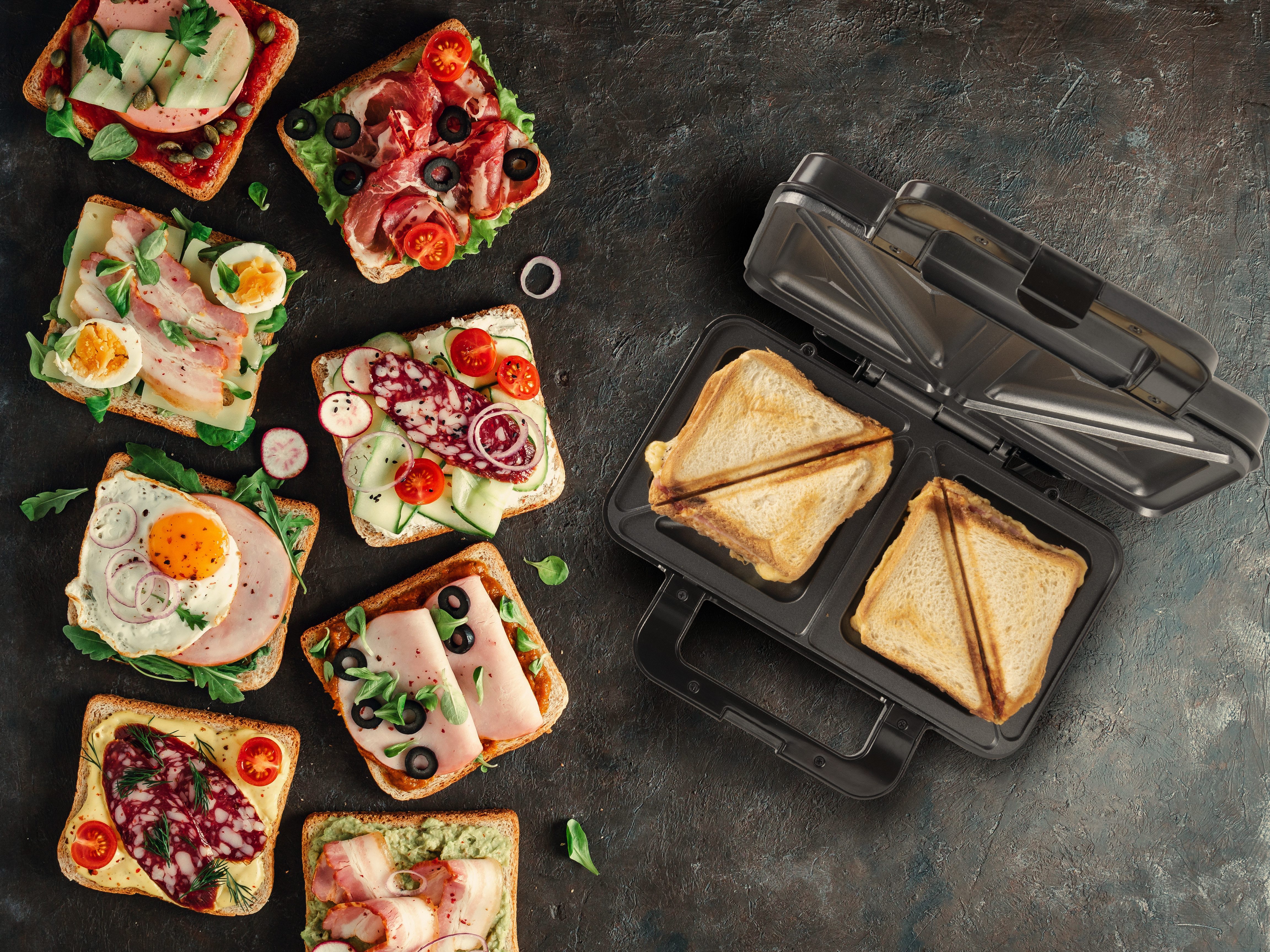 bestron Sandwichmaker ASM90XL, 900 W, Abschaltautomatik, hitzebeständiges Gehäuse, Antihaftbeschichtung