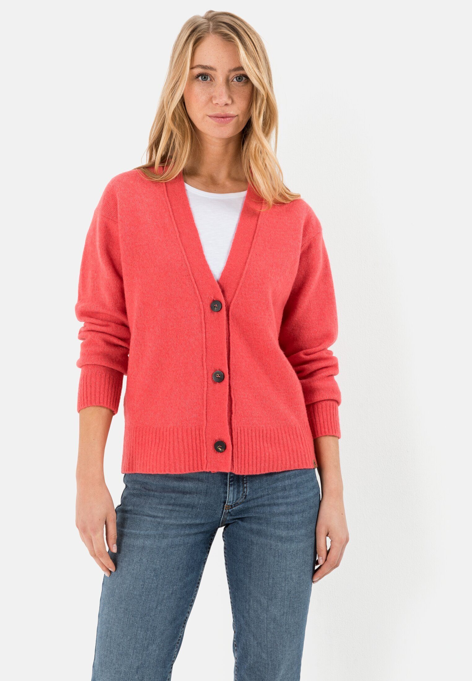 camel active Cardigan aus recyceltem Wollmix Markenlabel Rot