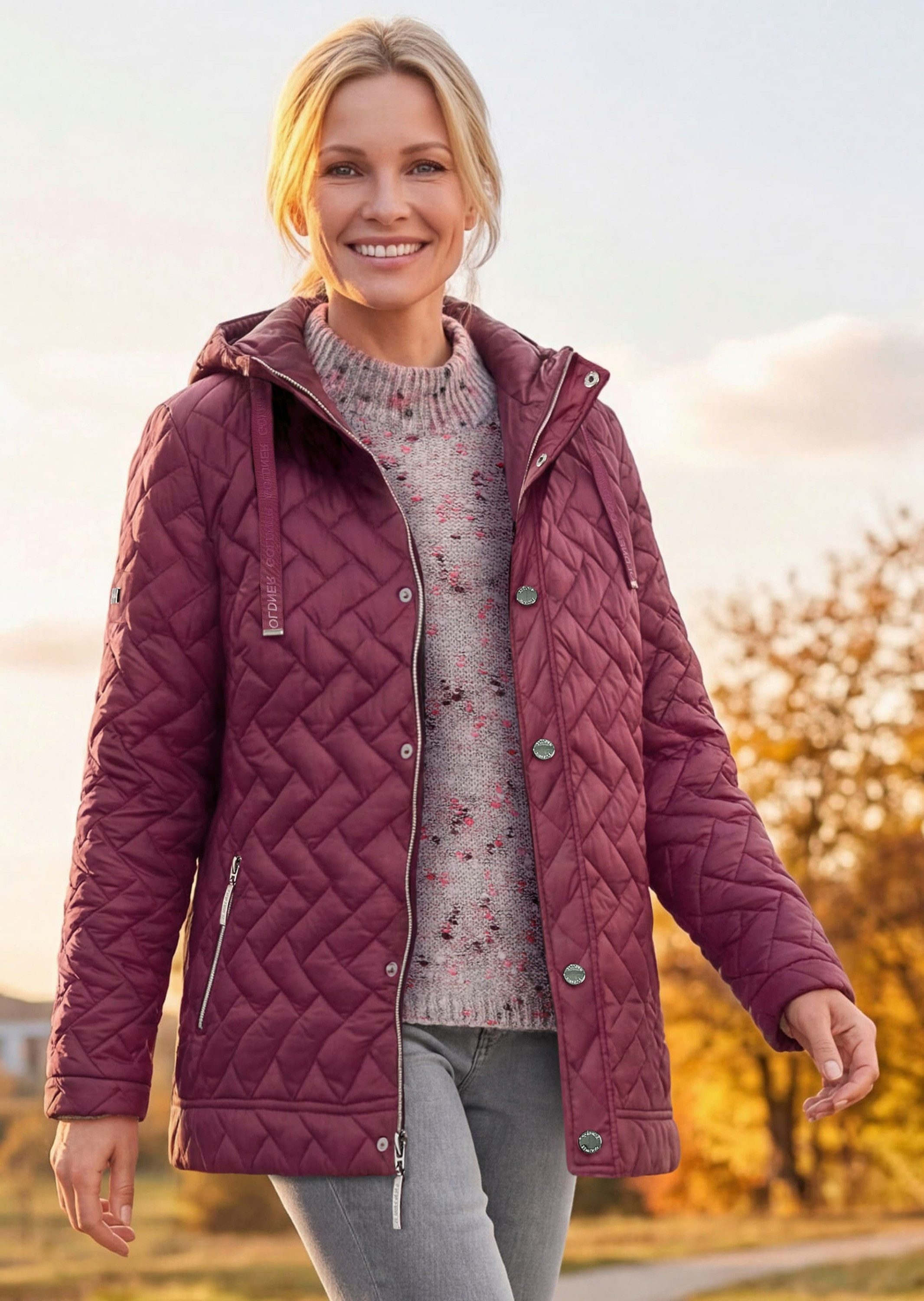 GOLDNER Outdoorjacke Kurzgröße: Übergangsjacke mit Kapuze Winterjacke mit Druckknöpfen, Reißverschluss, Taschen und Langarm