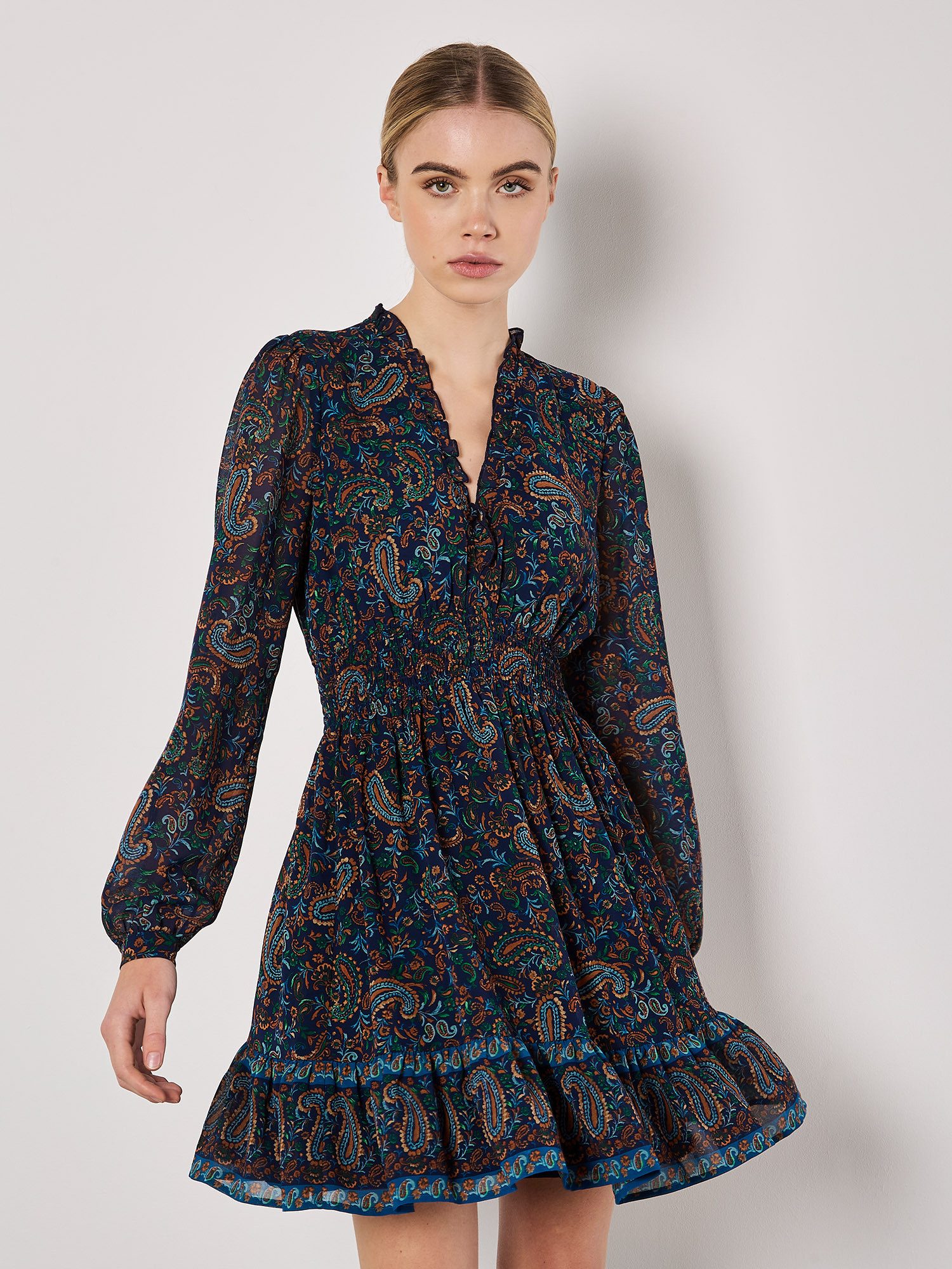 Apricot Minikleid Mini-Rüschenkleid mit gesmokter Taille – Bild 3 von 4