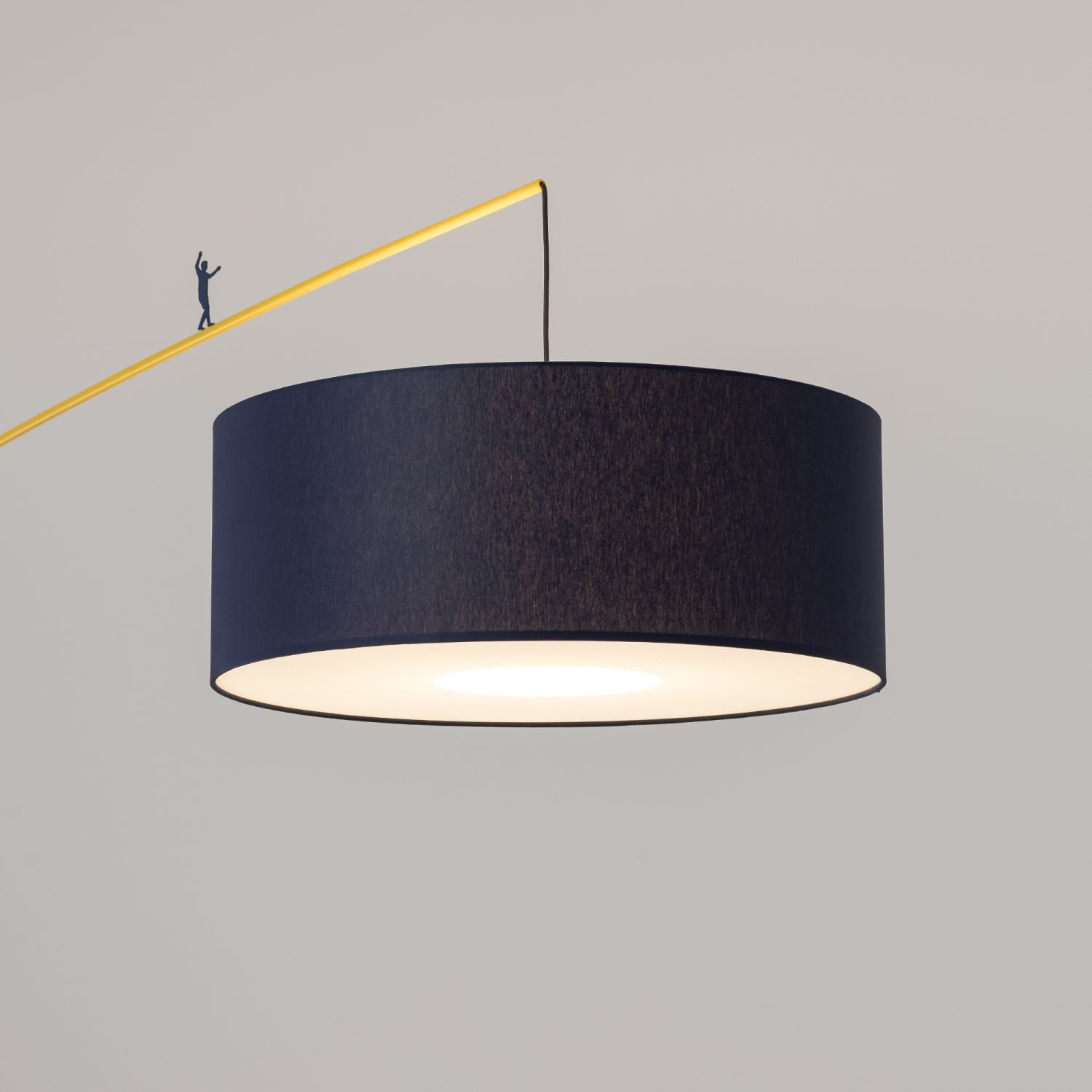 Licht-Erlebnisse Stehlampe PERAMON, ohne Leuchtmittel, Stoff Metall E27 230 cm hoch Rot Marineblau Gelb Modern Stehlampe