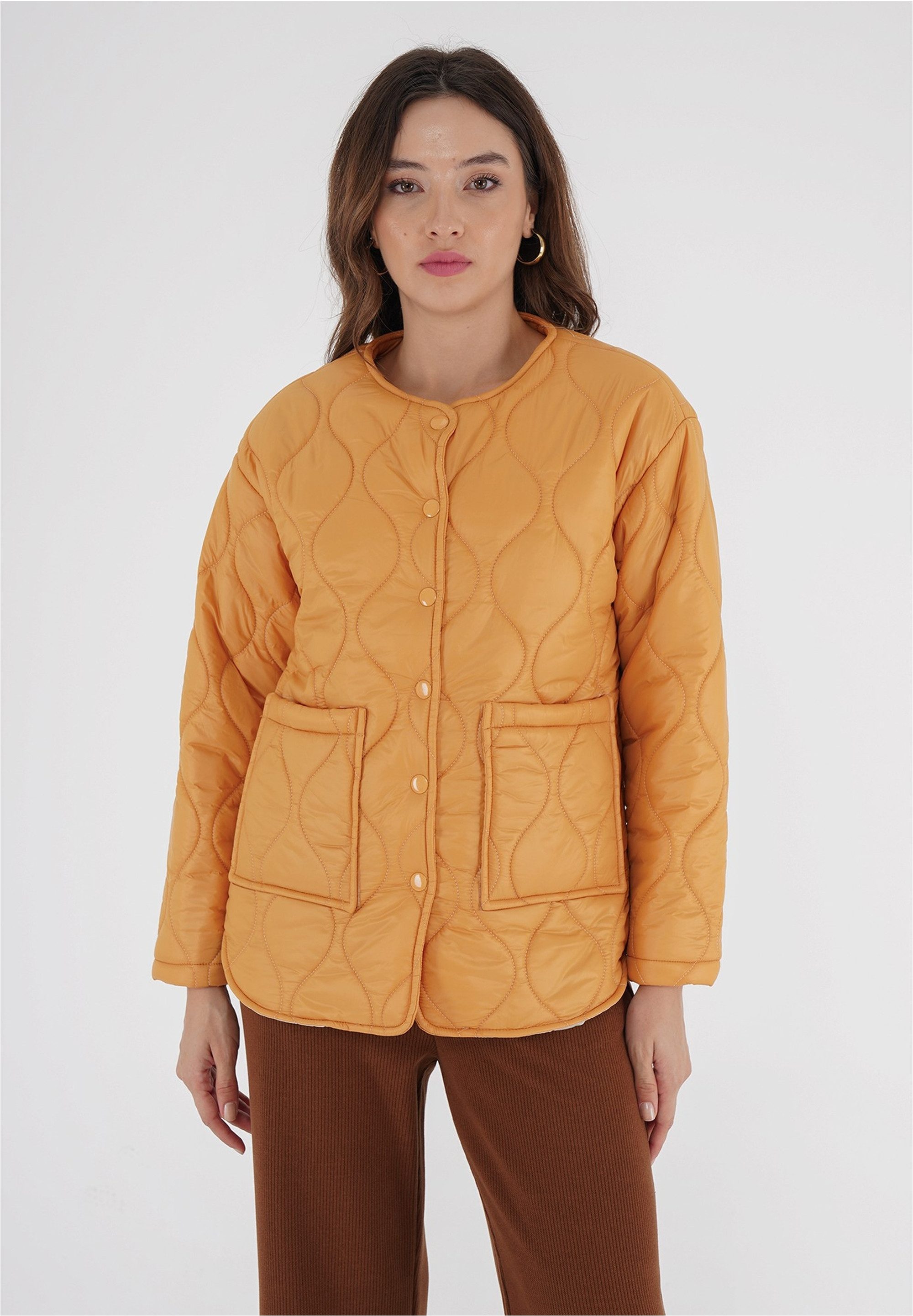 freshlions Steppjacke Amara (1-St) mit praktischen Druckknöpfen günstig online kaufen