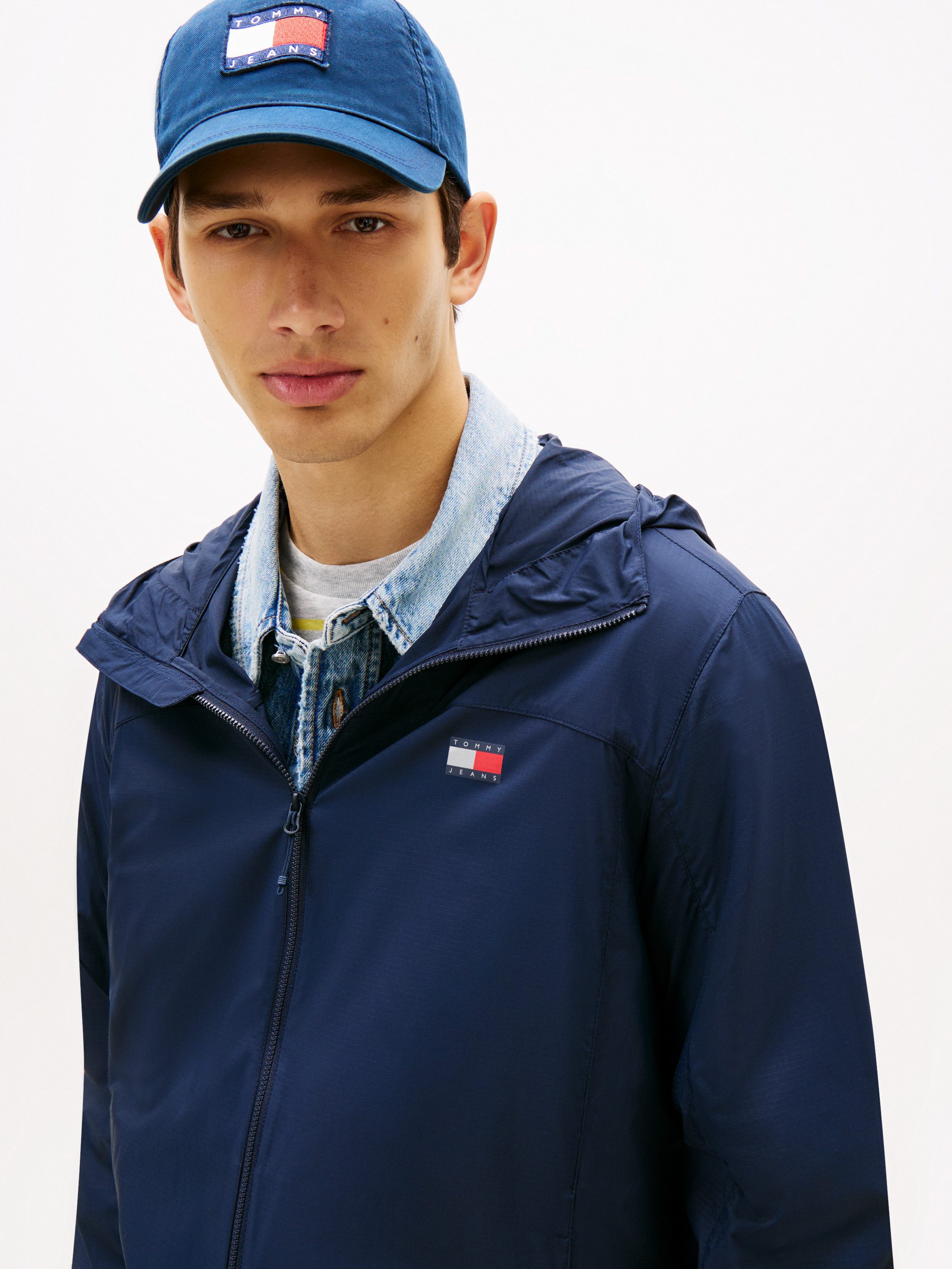 Tommy Jeans Outdoorjacke TJM OUTDOOR SHELL Windsheeter Windjacke Packable Fahrradjacke Regular fit mit Kapuze