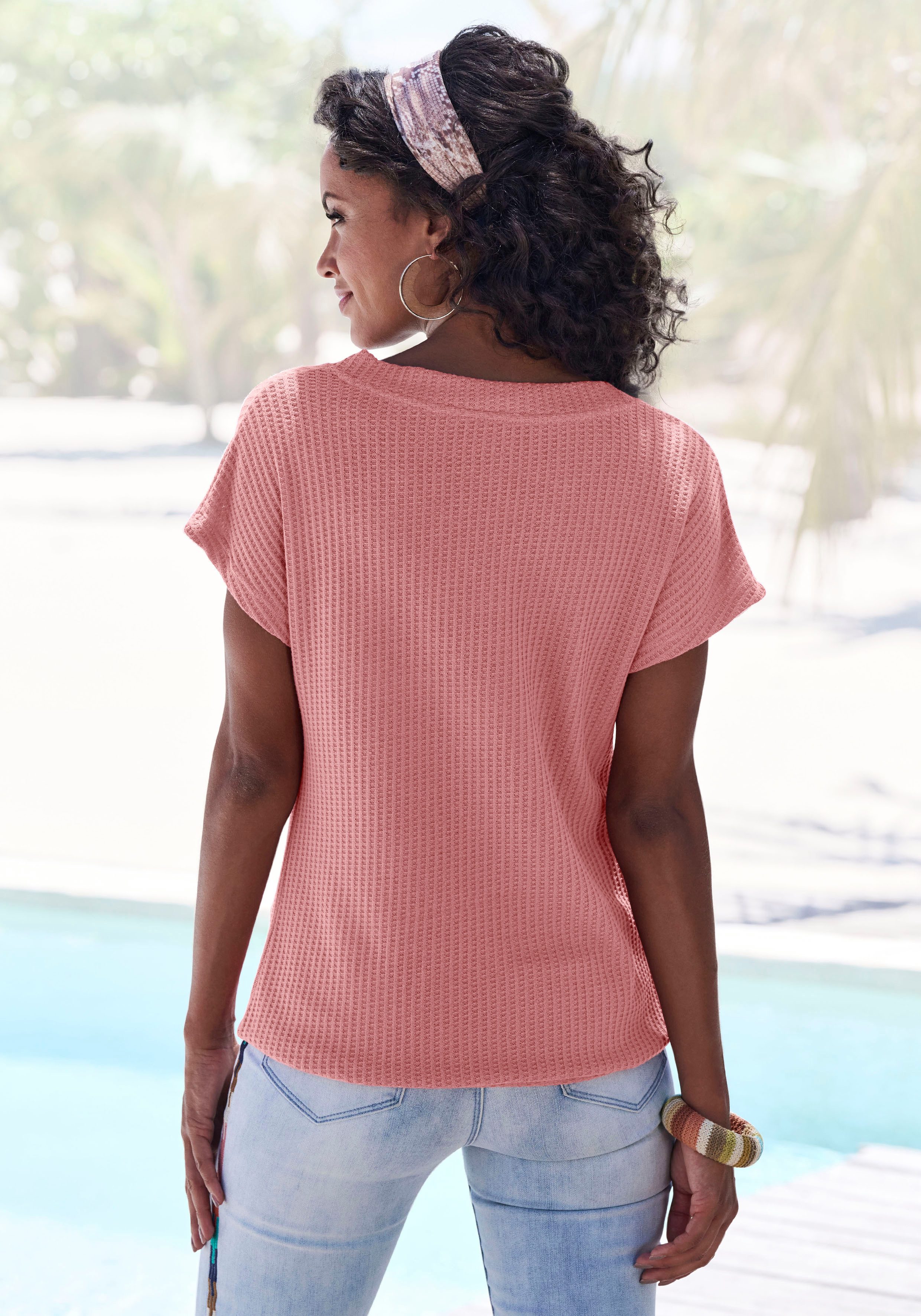 LASCANA Kurzarmshirt mit Zierknopfleiste aus weicher Piqué-Qualität