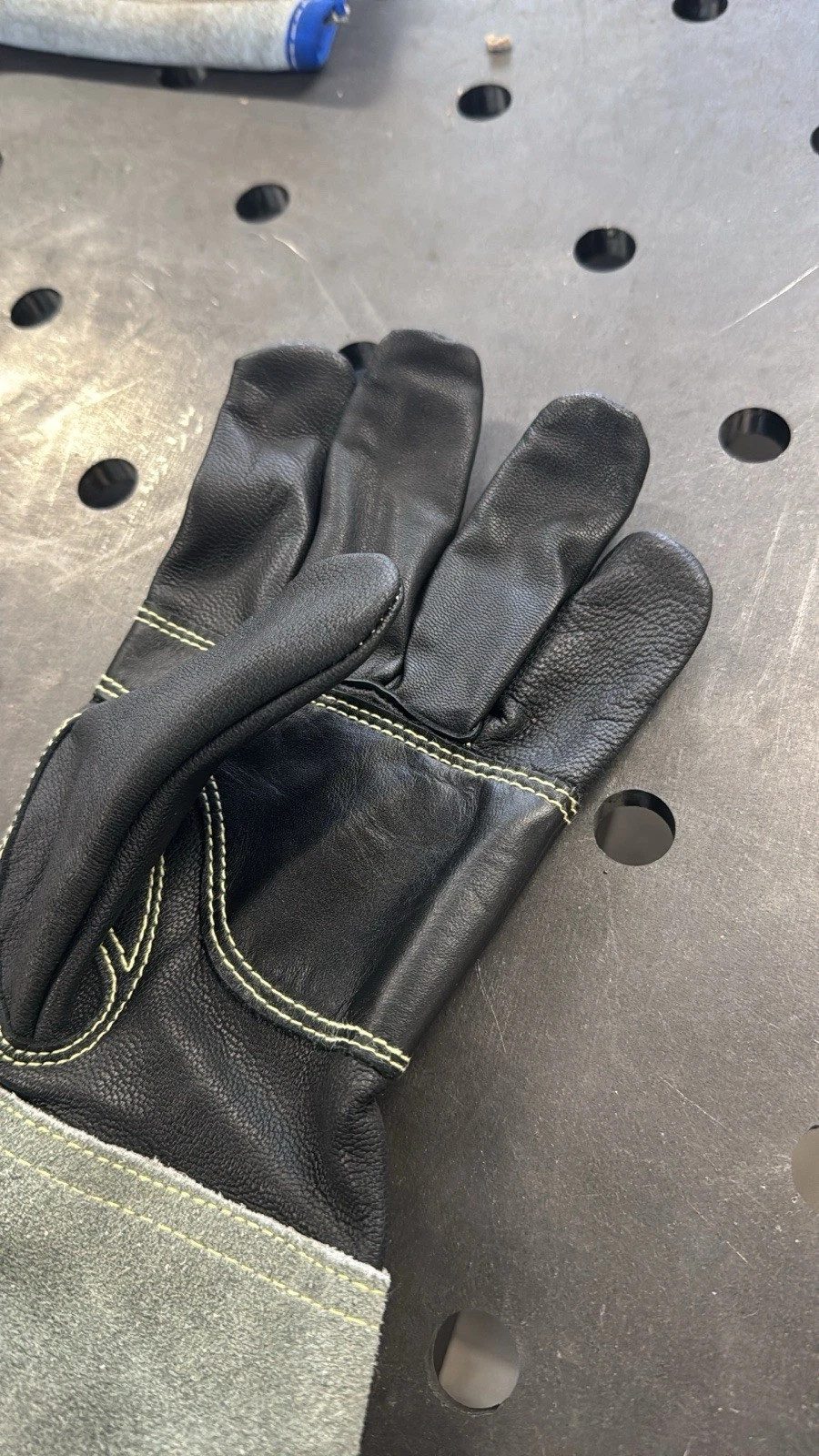 StahlFux Schweißerhandschuhe Arbeitshandschuhe hitzebeständige Handschuhe (Spar-Set, 1-St., schweißarbeiten) Robuste Außenfläche schützt vor Hitze und mechanischen Einflüssen