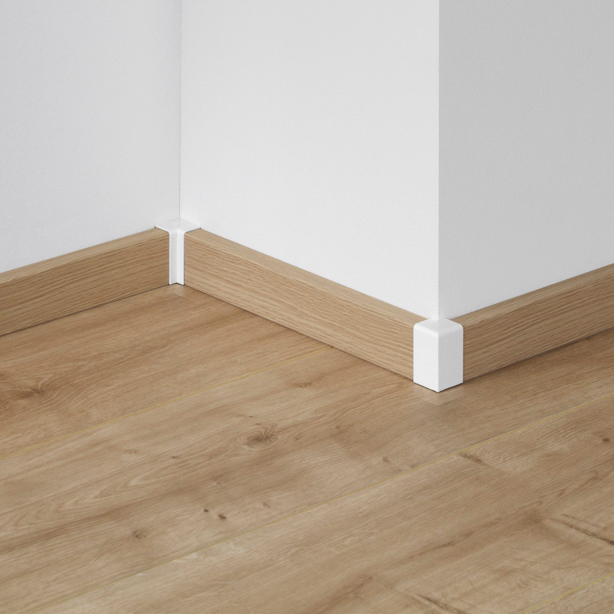 PARADOR Sockelleisten-Innenecke variabel Typ 2 für Sockelleisten SL 3, SL 5,SL 5 WF und SL 18, L: 4 cm, H: 14 cm, Für eine optimale und saubere Innenecke, 1-St., Kein Gehrungsschnitt erforderlich, Auf den Einsatz für die Sockelleisten SL 3, 5, 5 WF, 18 abgestimmt