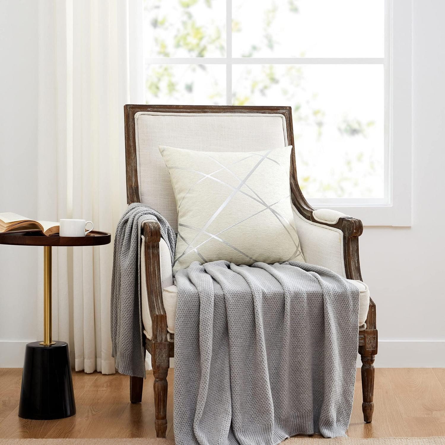 LuxusKollektion Kissenbezug Kissenbezug 2er Set 60x60cm Creme Samt, (2 Stück)