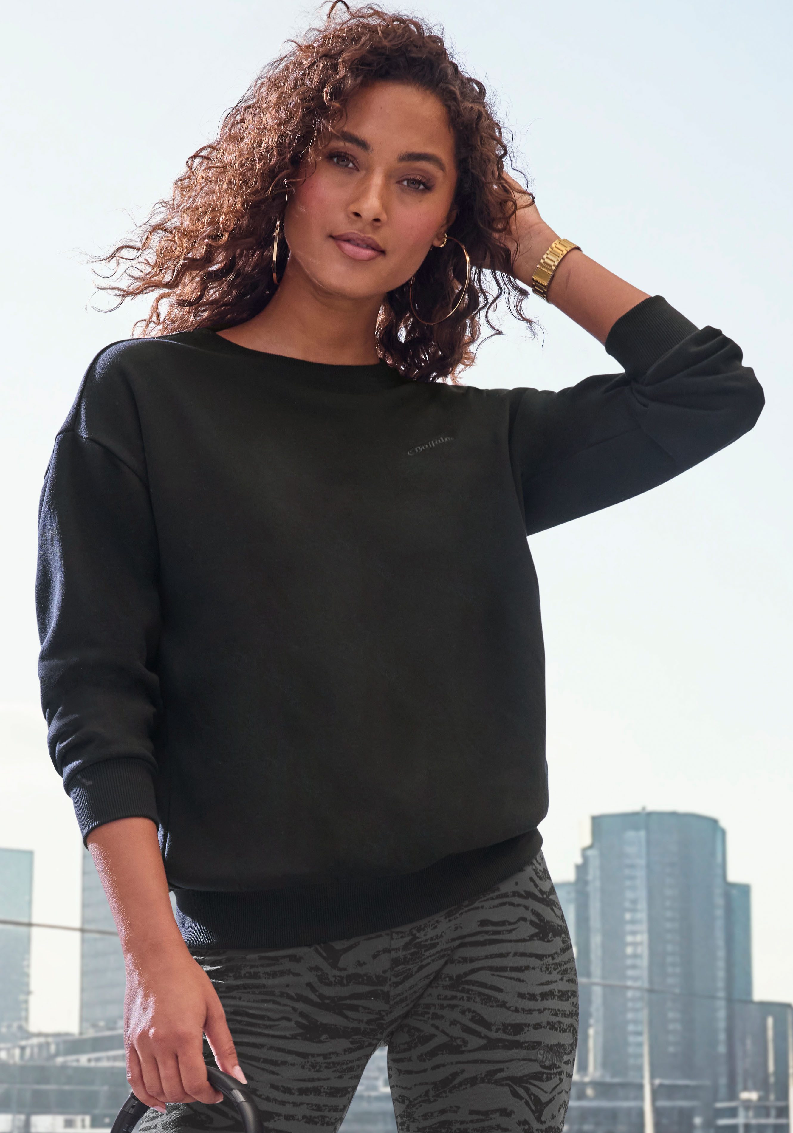 Buffalo Sweater mit toller Stickerei auf der Rückseite günstig online kaufen