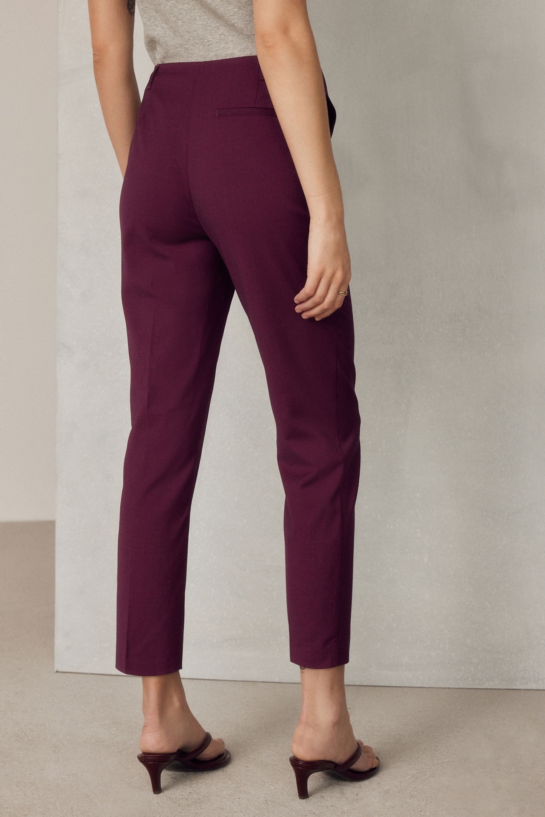Next Anzughose Figurbetonte Hose im Slim Fit (1-tlg)
