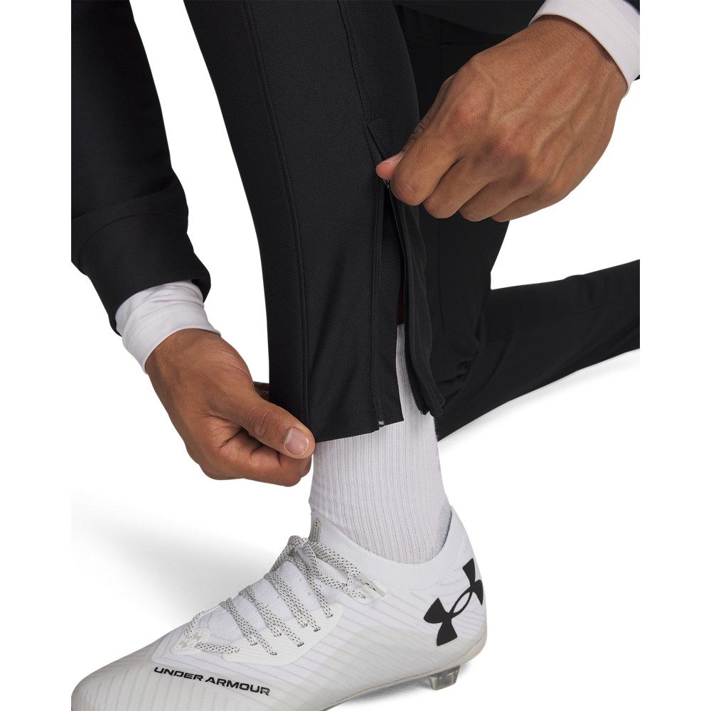 Under Armour® Trainingsanzug UA M CHALLENGER TRACKSUIT, schnell trocknend, atmungsaktiv, leichtes Obermaterial aus Polyester