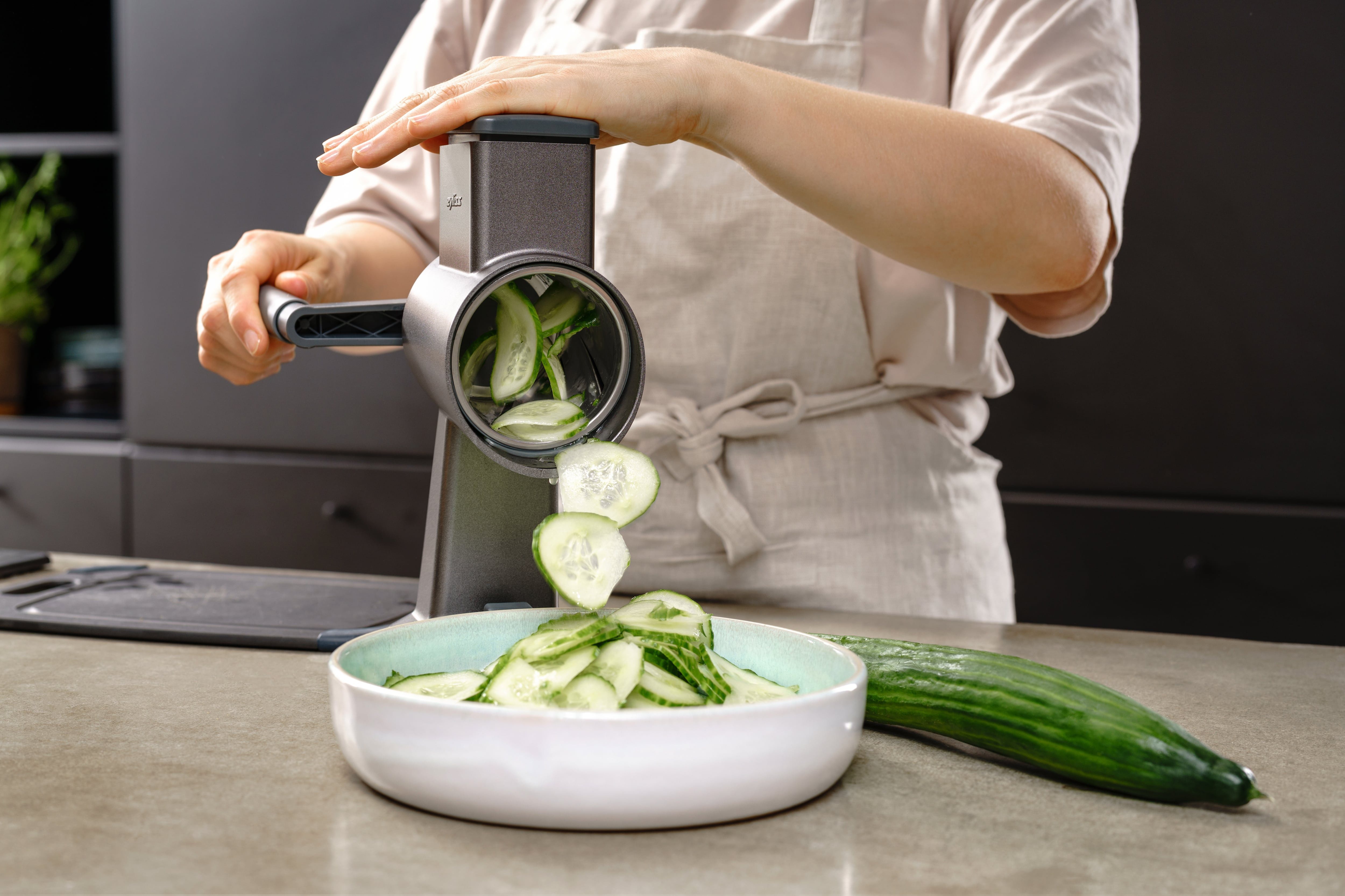 zyliss Trommelreibe Gourmet im Set, Aluminium, für ein komfortables Reiben, Schneiden, Hacken - 3 Trommeln inklusive – Bild 5 von 5
