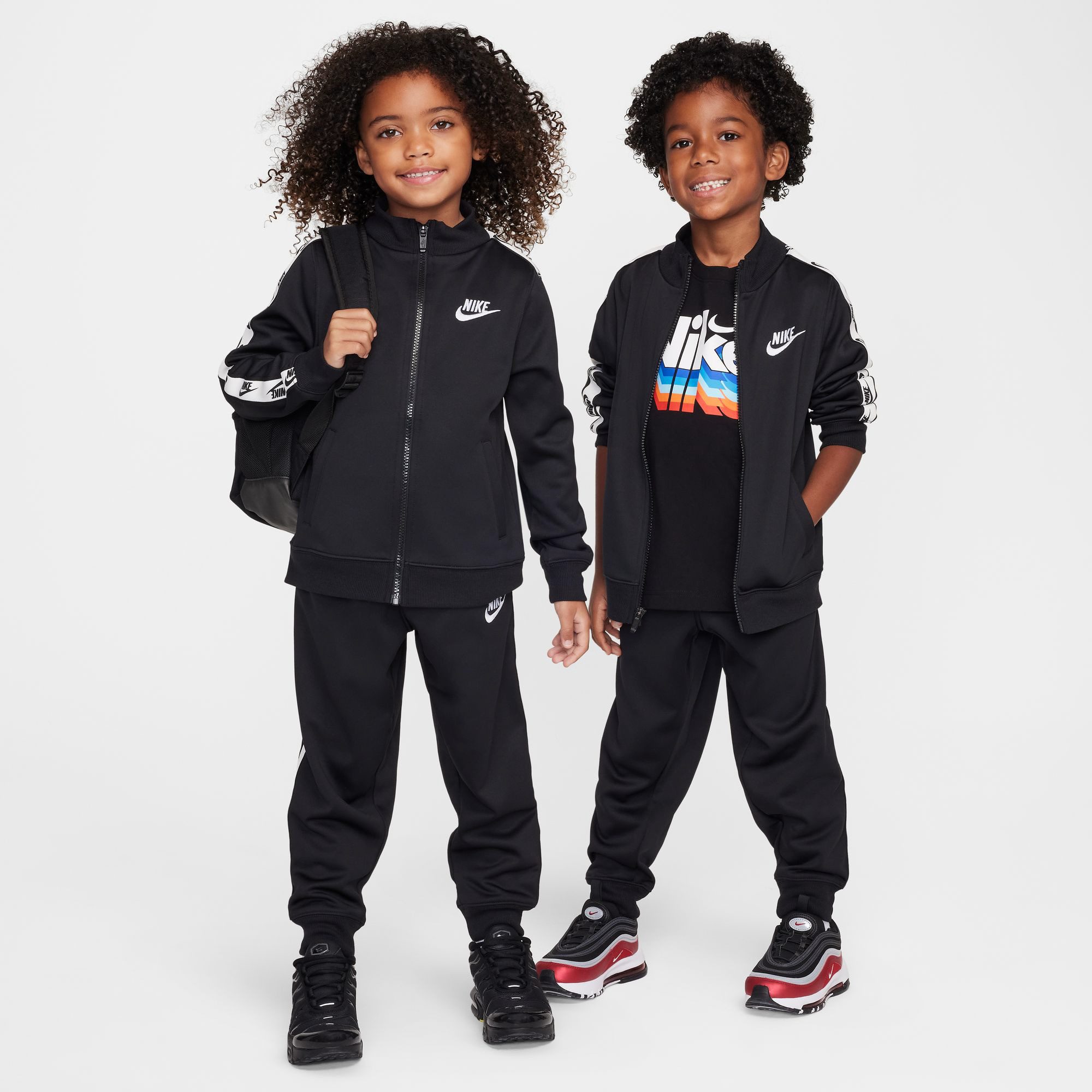 Nike Sportswear Trainingsanzug NKN FULL ZIP SET WITH LOGO TAP (2-tlg), für Kinder, sportlicher Stil