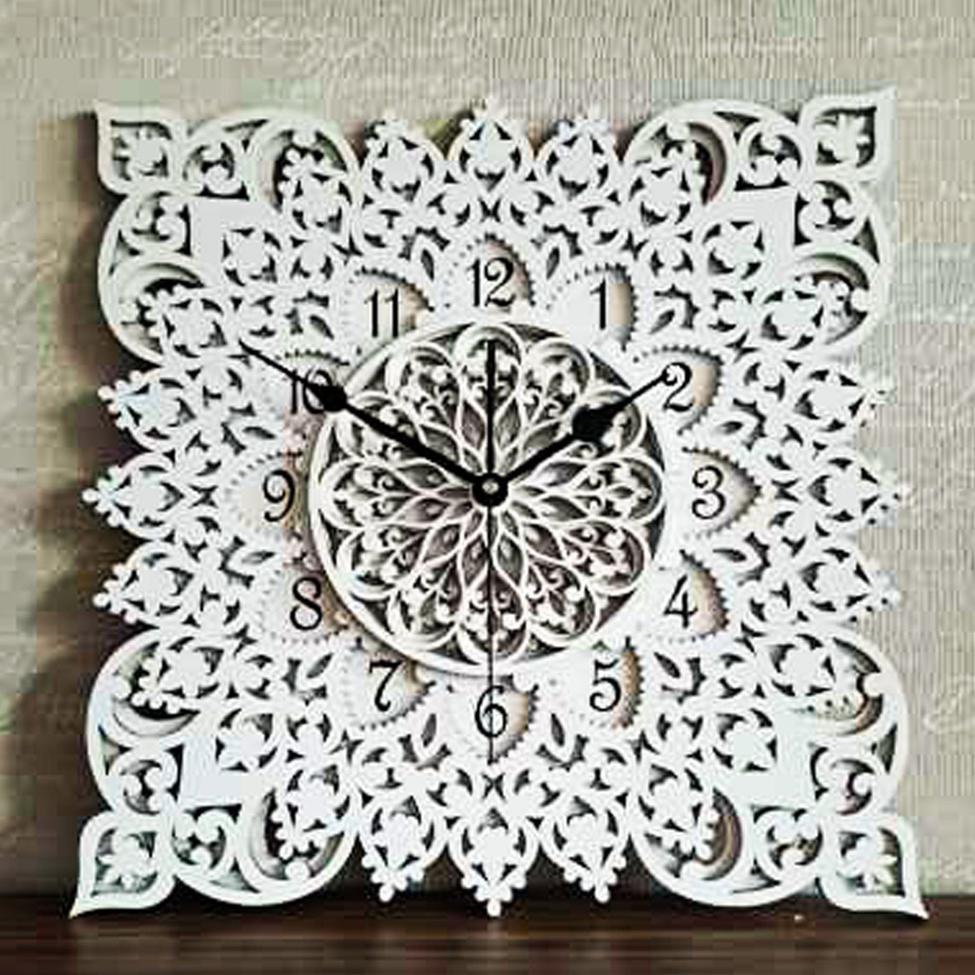 ORNAMENTI Wanduhr Grosse, vintage Wanduhr, Quadrat, Ornament, holz, hingucker Wanduhr (quadratisch, ohne Ticken, Wanddeko, 3 Größen 40, 50, 60 cm)