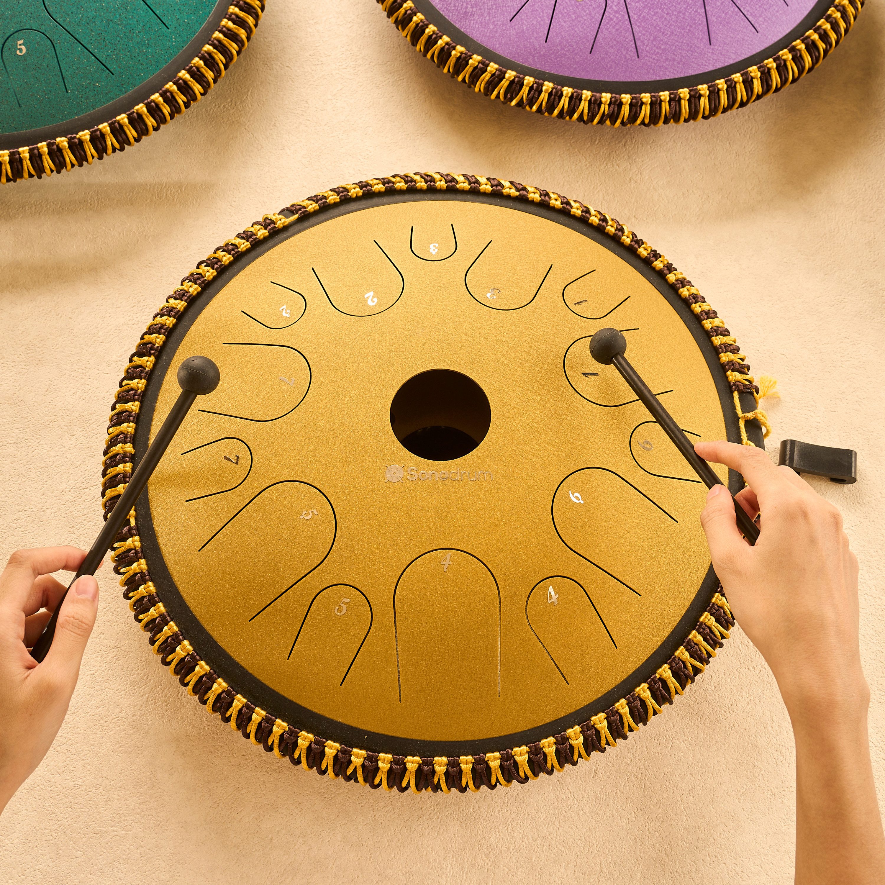 Sonodrum Steel Tongue Drum "Exclusive", C-Dur, 38 cm, 14 Zungen inkl. Liederbuch und Tragetasche – Bild 2 von 5