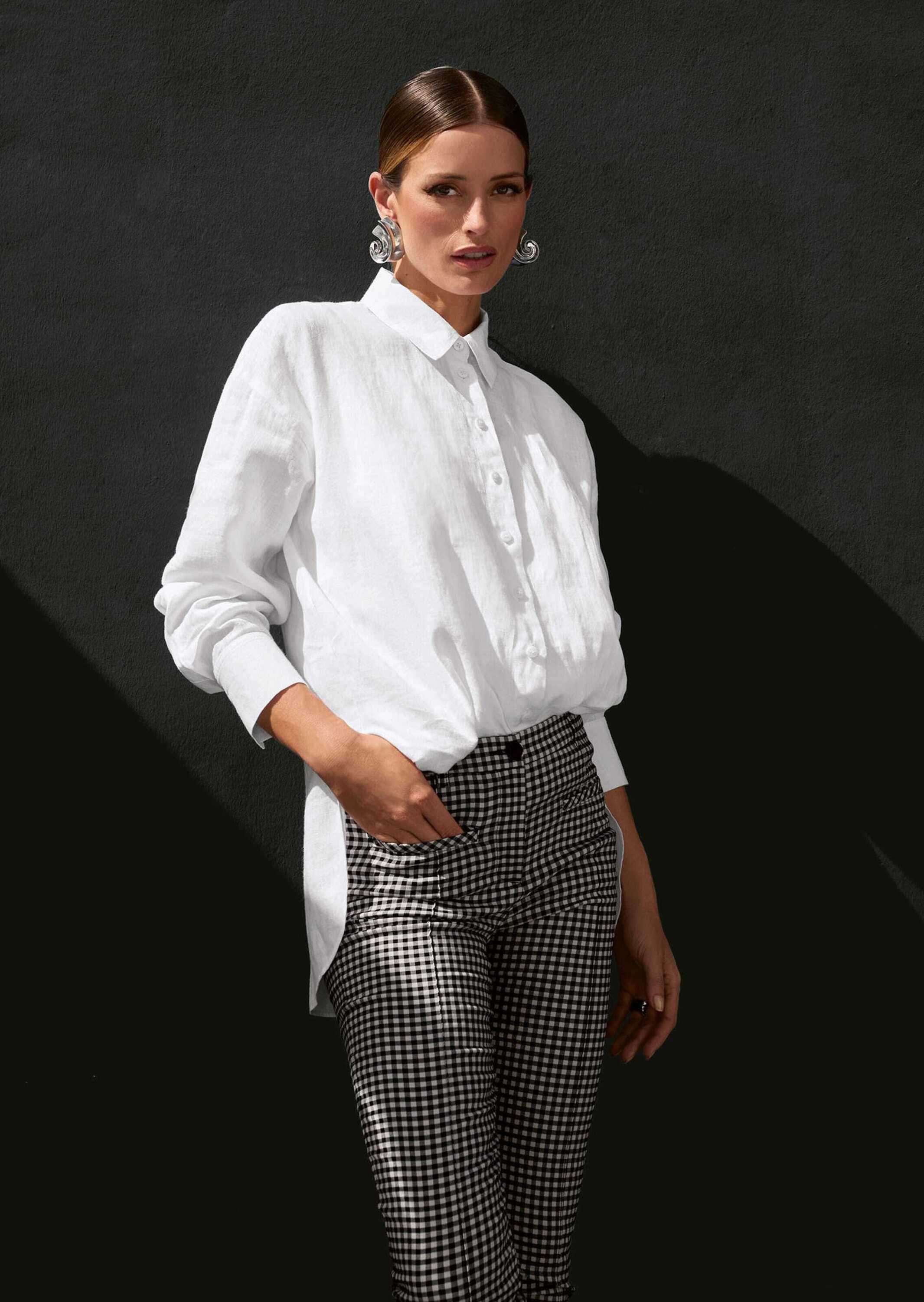 MADELEINE Hemdbluse Modernes Oversized-Hemd mit Schlitzen Uni-Design mit klassischem Hemdkragen und Knopfleiste