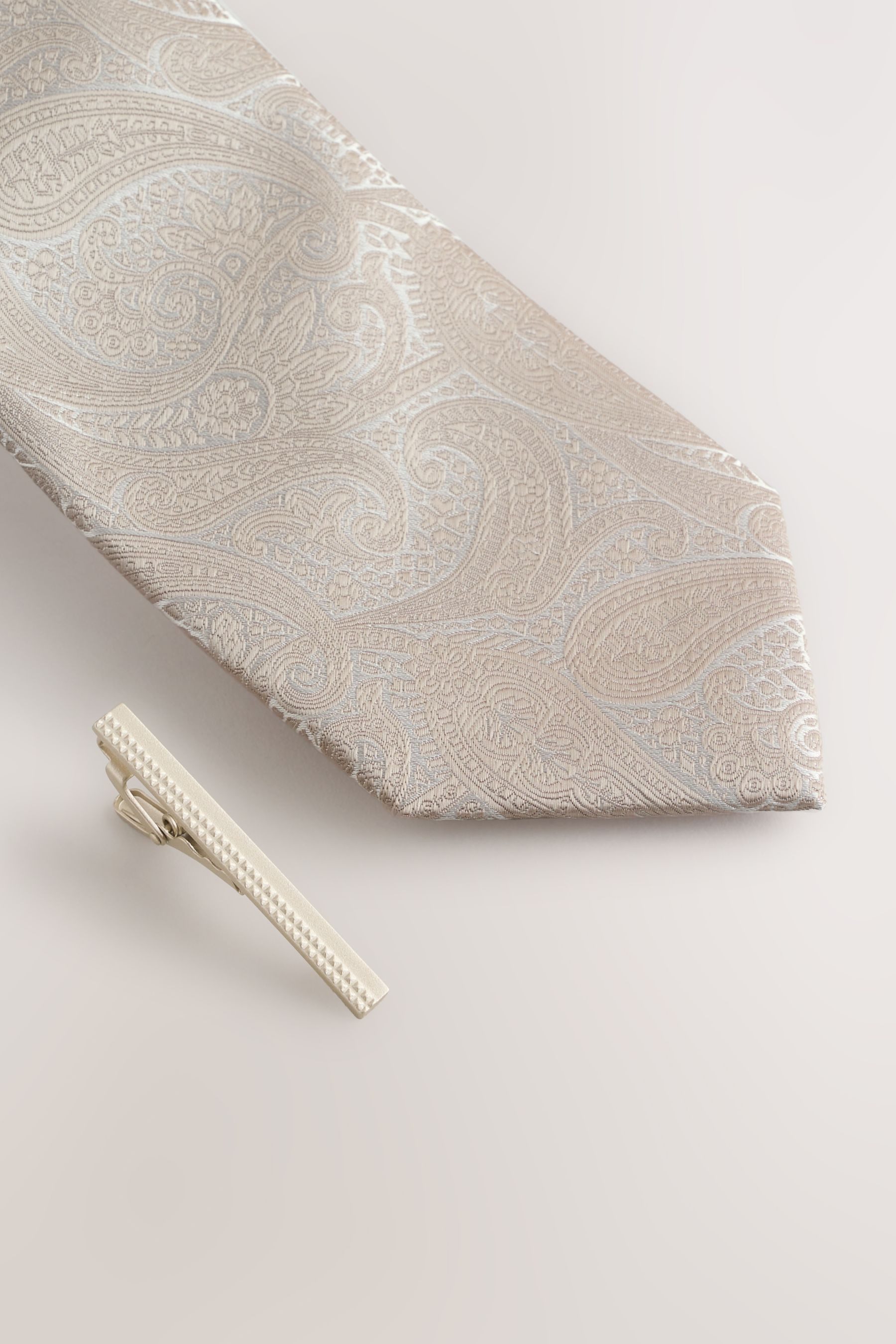 Next Krawatte Krawatte mit Paisleymuster und Krawattennadel (2-St)