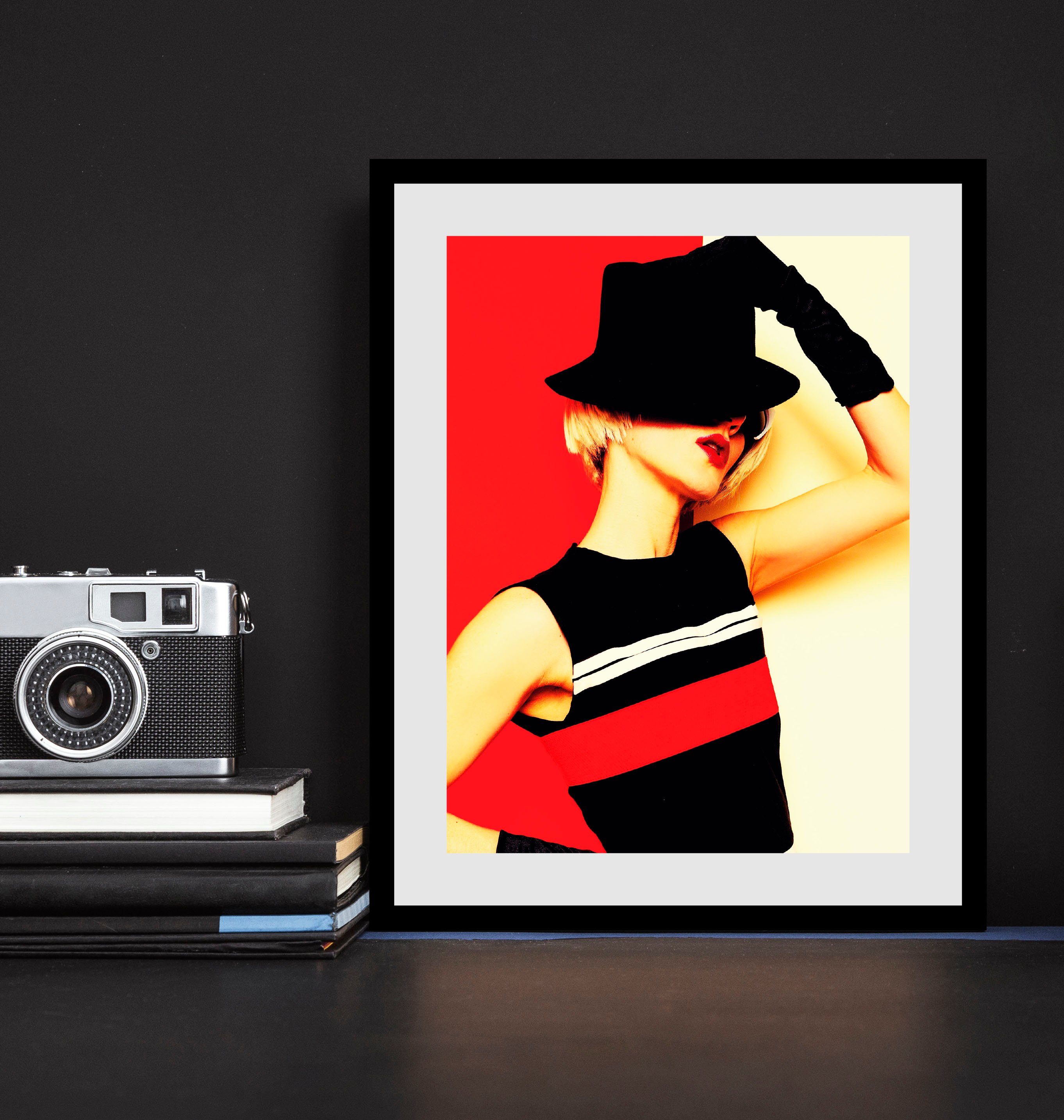 queence Bild Faceless, Art, Bilder von Frauen, Fashion, Frau, Kunst, Magazincover, Mode (1 St), HD Premium Poster-Druck inkl. Holzrahmen