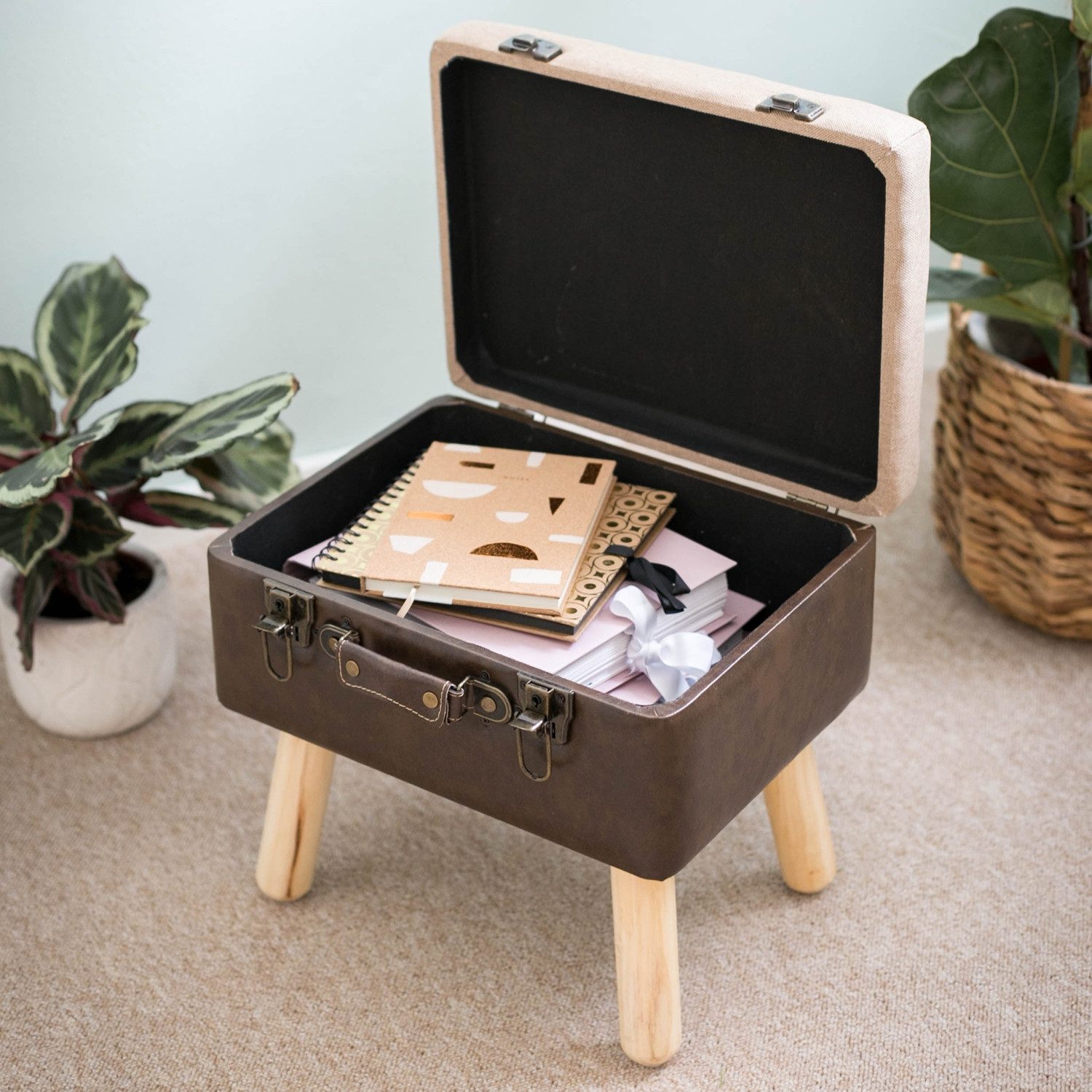 HMF Stauraumhocker handgefertigter Hocker aus Holz, dekoratives Wohnaccessoire, Vintage Sitzhocker mit Stauraum 40 x 32 x 39 cm, Braun, Klassik