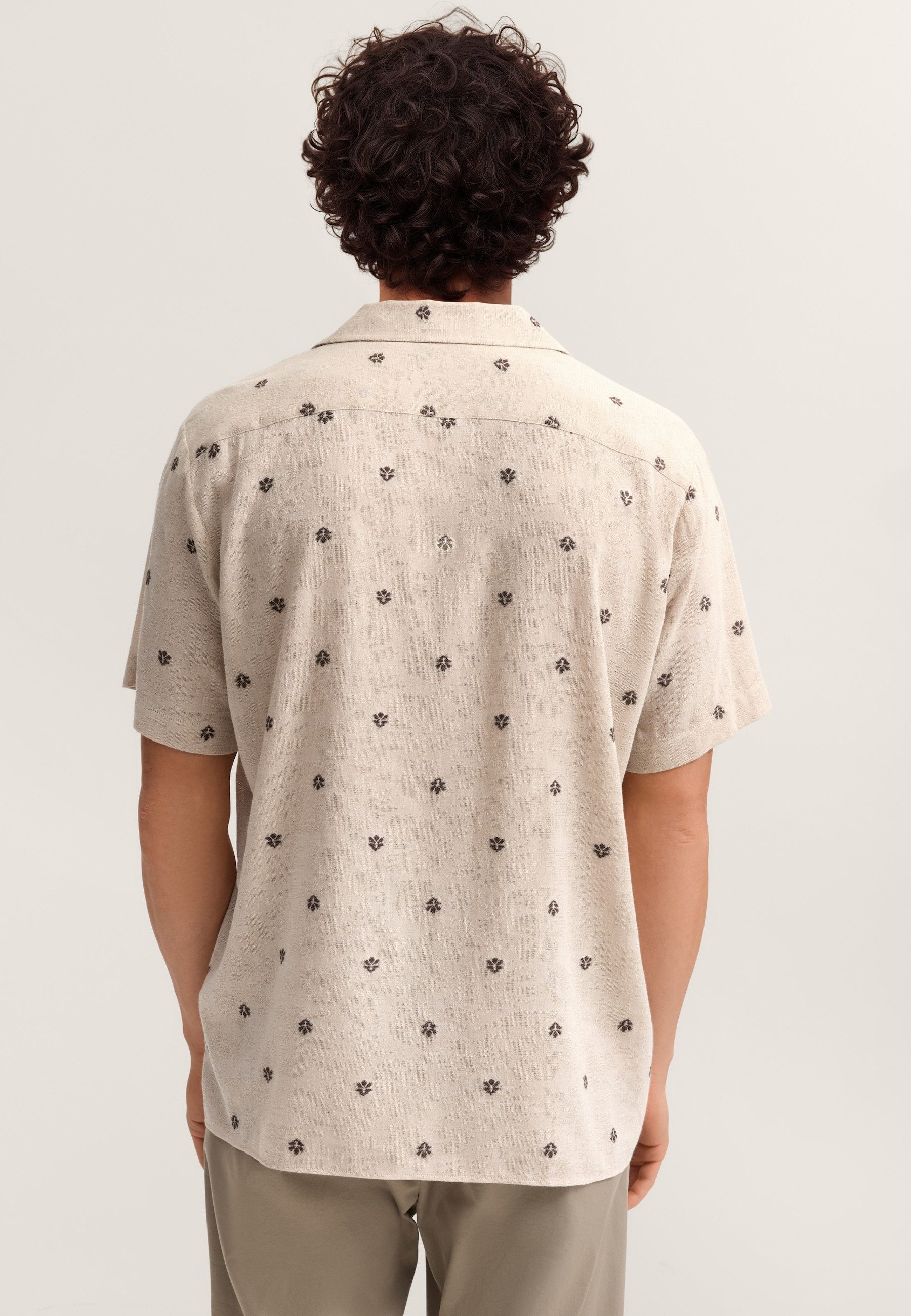 bugatti Kurzarmhemd Modern Fit aus einem Baumwollmix