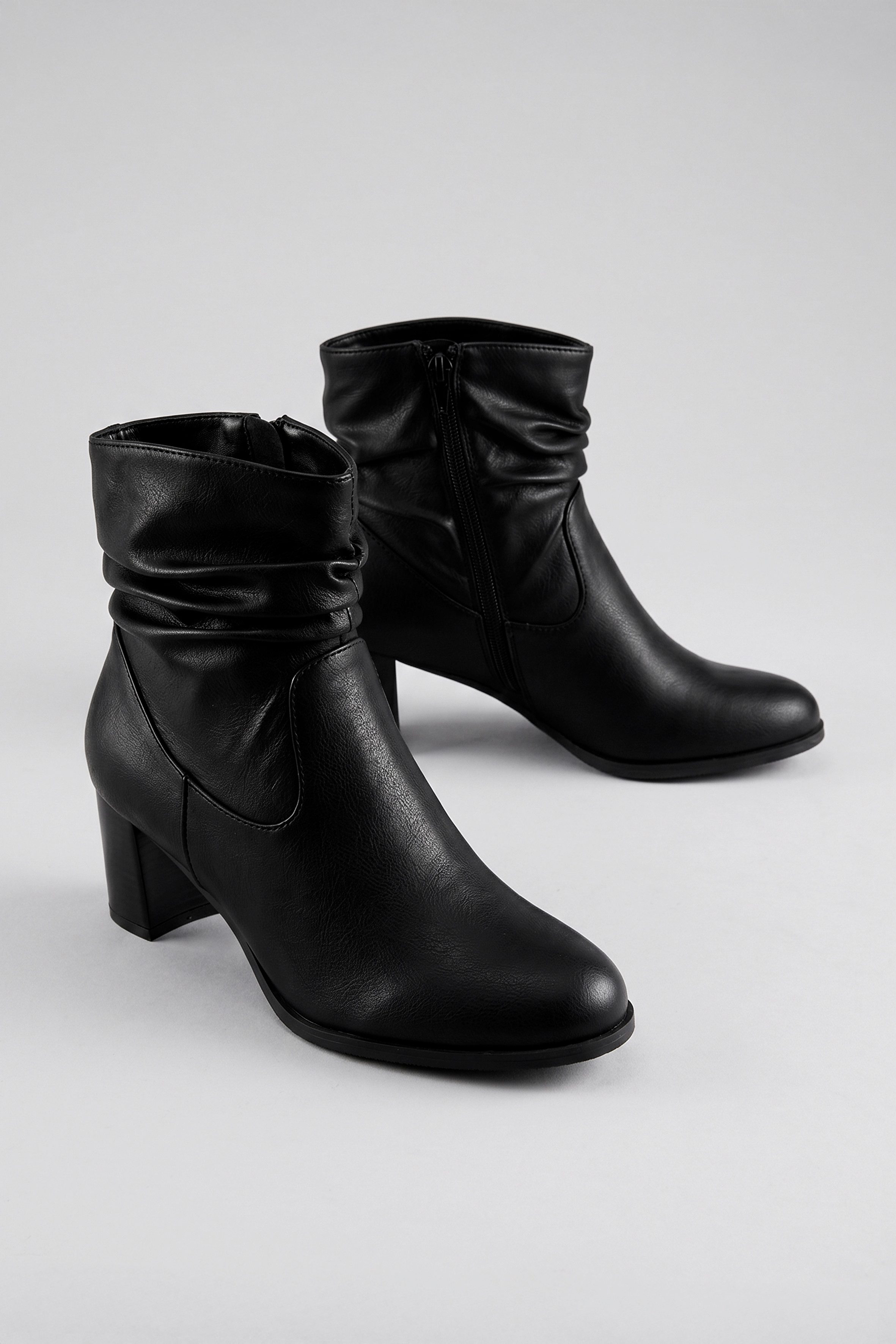 Aniston SHOES Stiefelette Ankle Boots mit Reißverschluss - NEUE KOLLEKTION. € 59,99, (€ 59,99 pro 1 Stk).