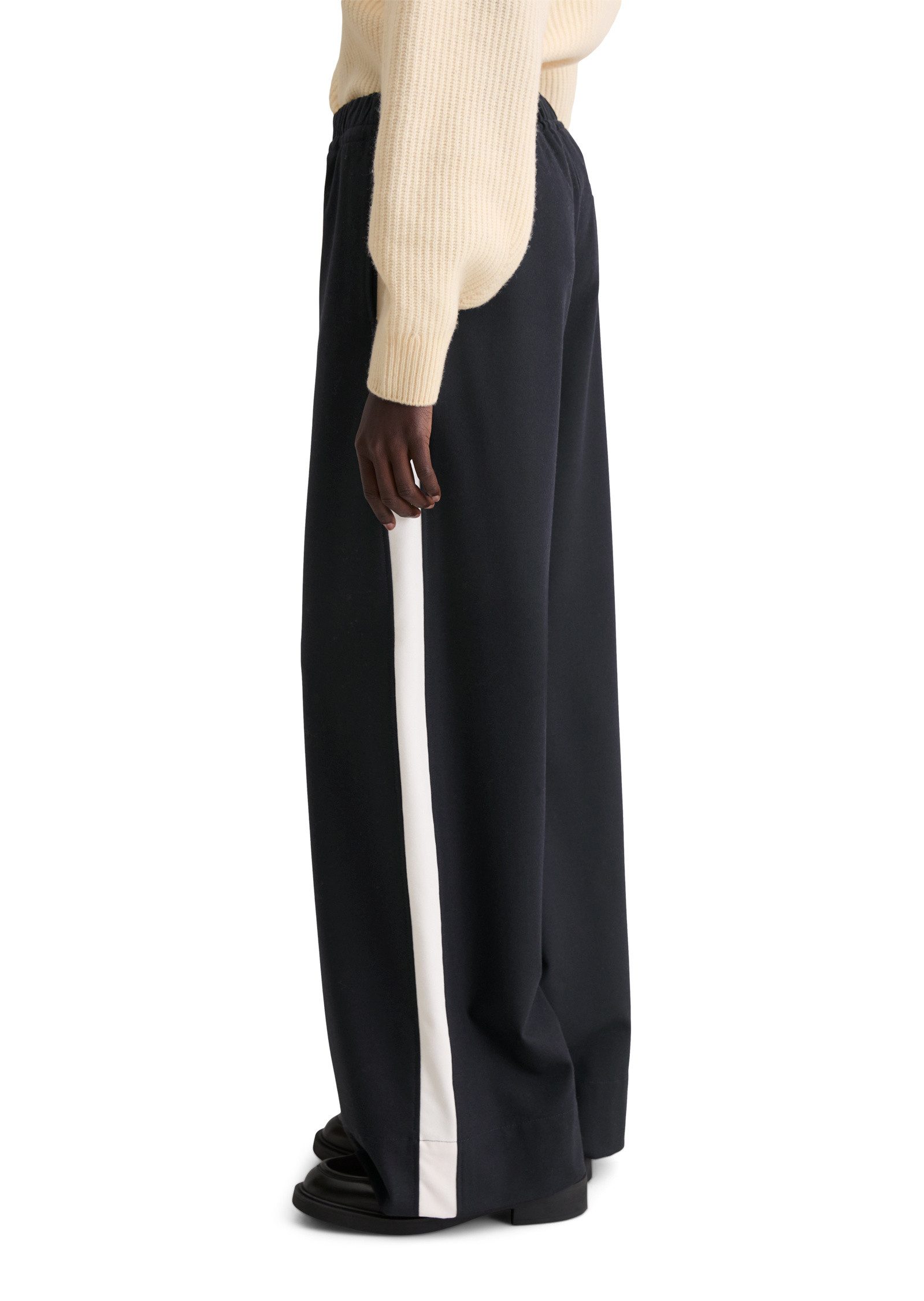 Marc O'Polo Chinohose aus weichem Polyester-Viskose-Twill