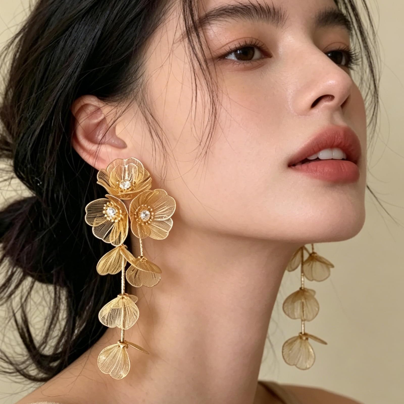 MOPUEA Paar Ohrhänger Ohrringe für Damen, Hohl Metall Filigrane Blumenohrringe (Goldene Blumen-Ohrringe für Damen, El-Blumen-Tropfen-Ohrringe, 2-tlg., Statement-Schmuck, lange Quasten-Ohrringe, Damenmode), mit ringförmigen Blütenblättern,für Abschlussbälle und Hochzeiten