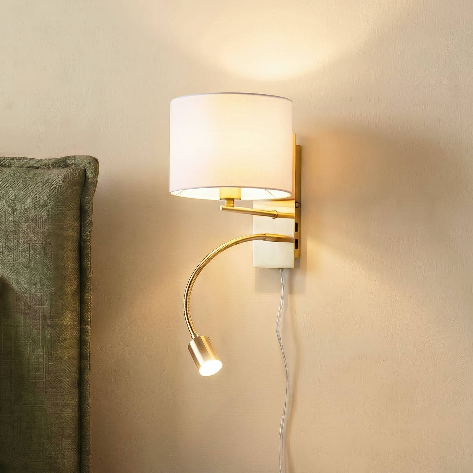 Lindby Wandleuchte Florens, Gold / Messing warmweiß IP20, 1 x 40 W E14 (exkl) + 1 x 4 W LED (inkl), warmweiß