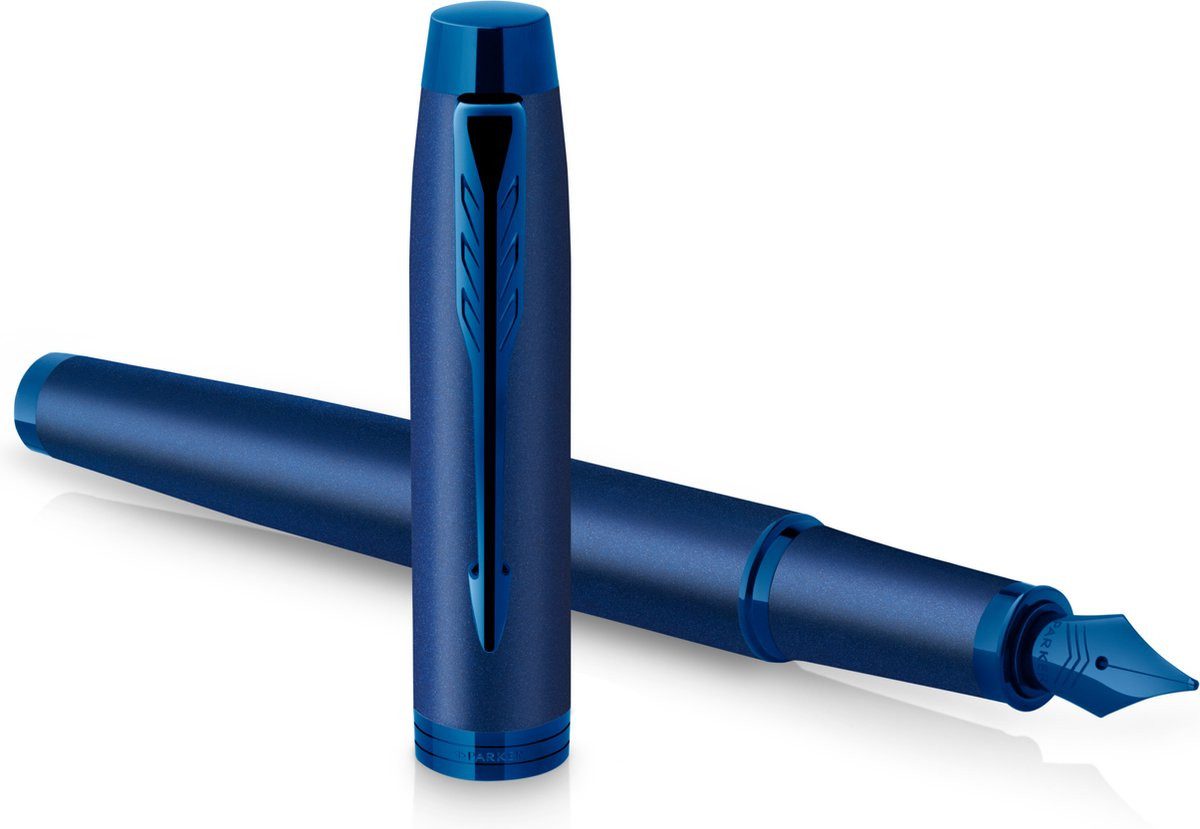 Parker Füller IM Monochrome, (1-tlg), Medium Spitze; inkl. Geschenkbox; für Rechts- und Linkshänder