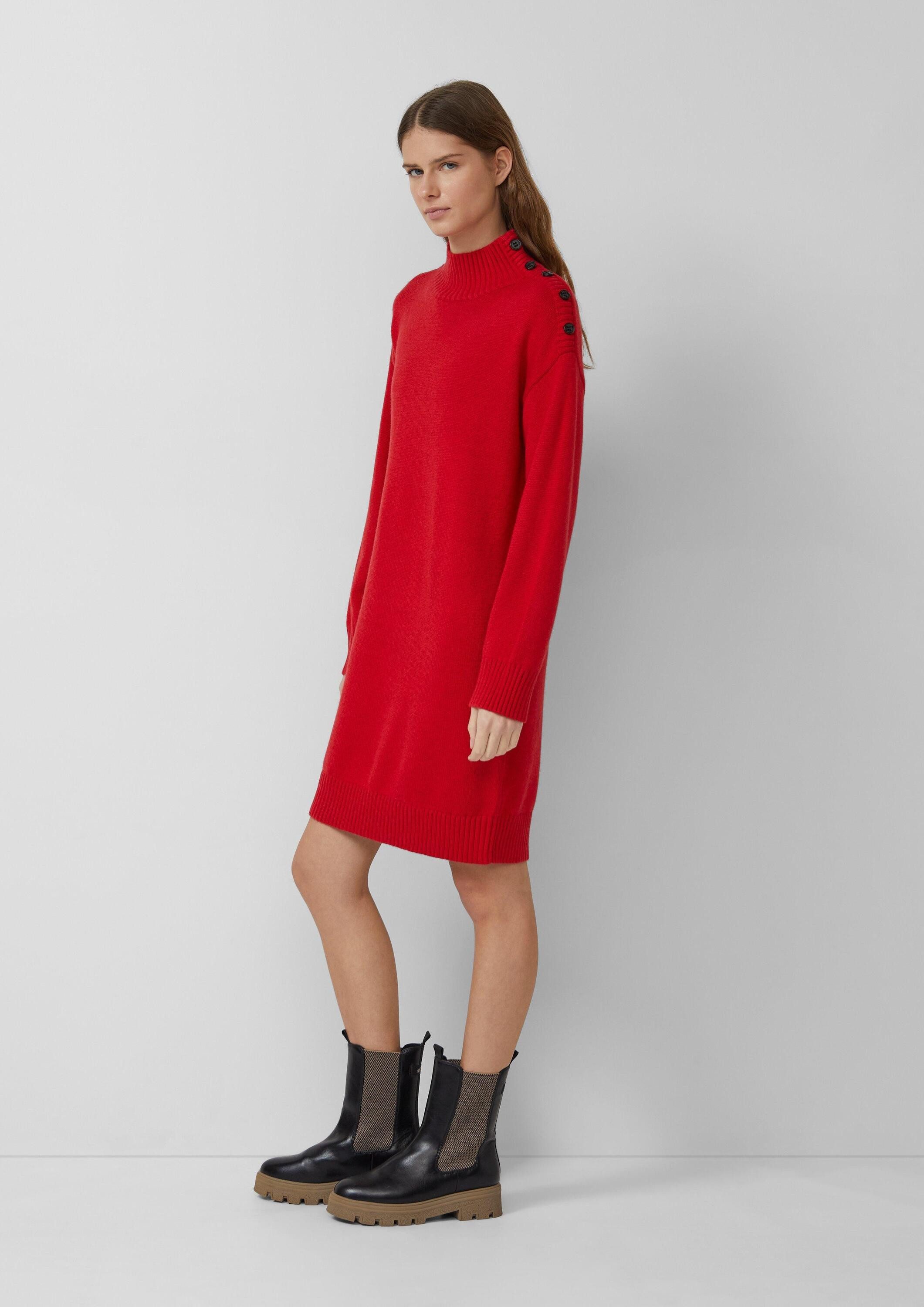 s.Oliver Minikleid Kleid Strickkleid mit dekorativem Knopf-Detail