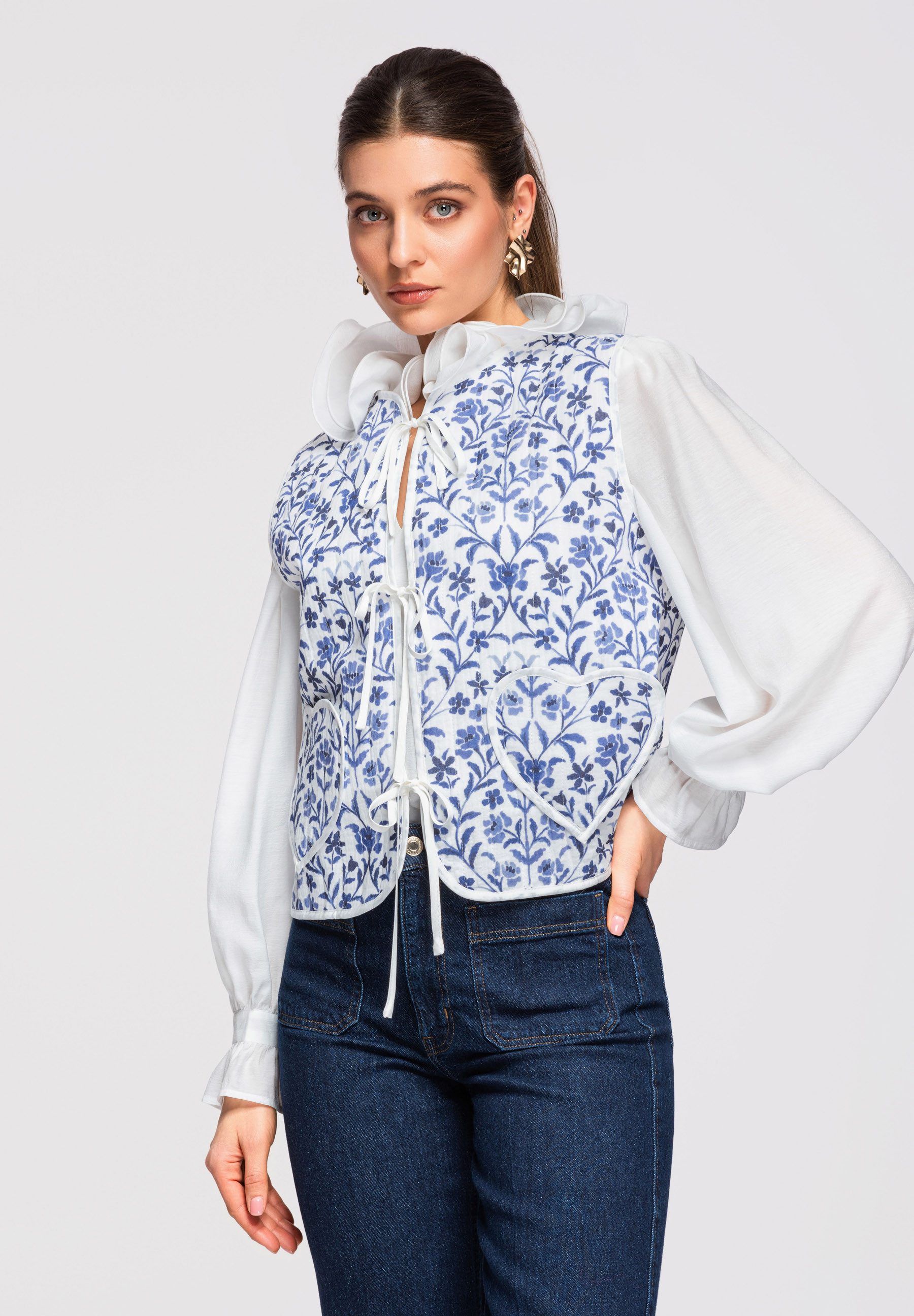 OMBRE Kurzweste Damen Weste Baumwolle Blumenmuster Romantisch Blau M/L (kein Set, 1-tlg) Dekorativer Blumendruck, Bindebänder zur Anpassung
