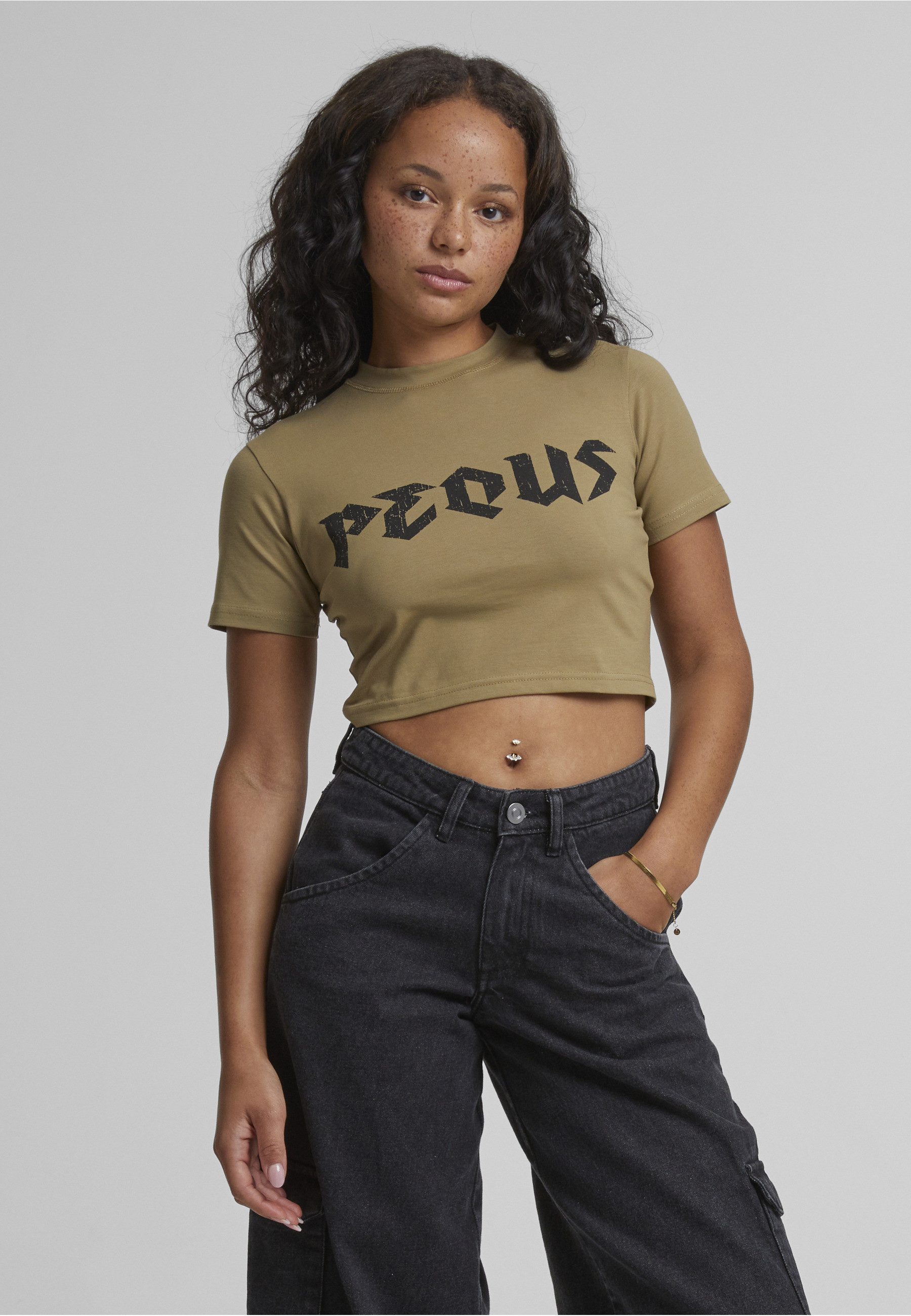 PEQUS T-Shirt PEQUS PEQUS Band Logo Crop Tops (1-tlg)