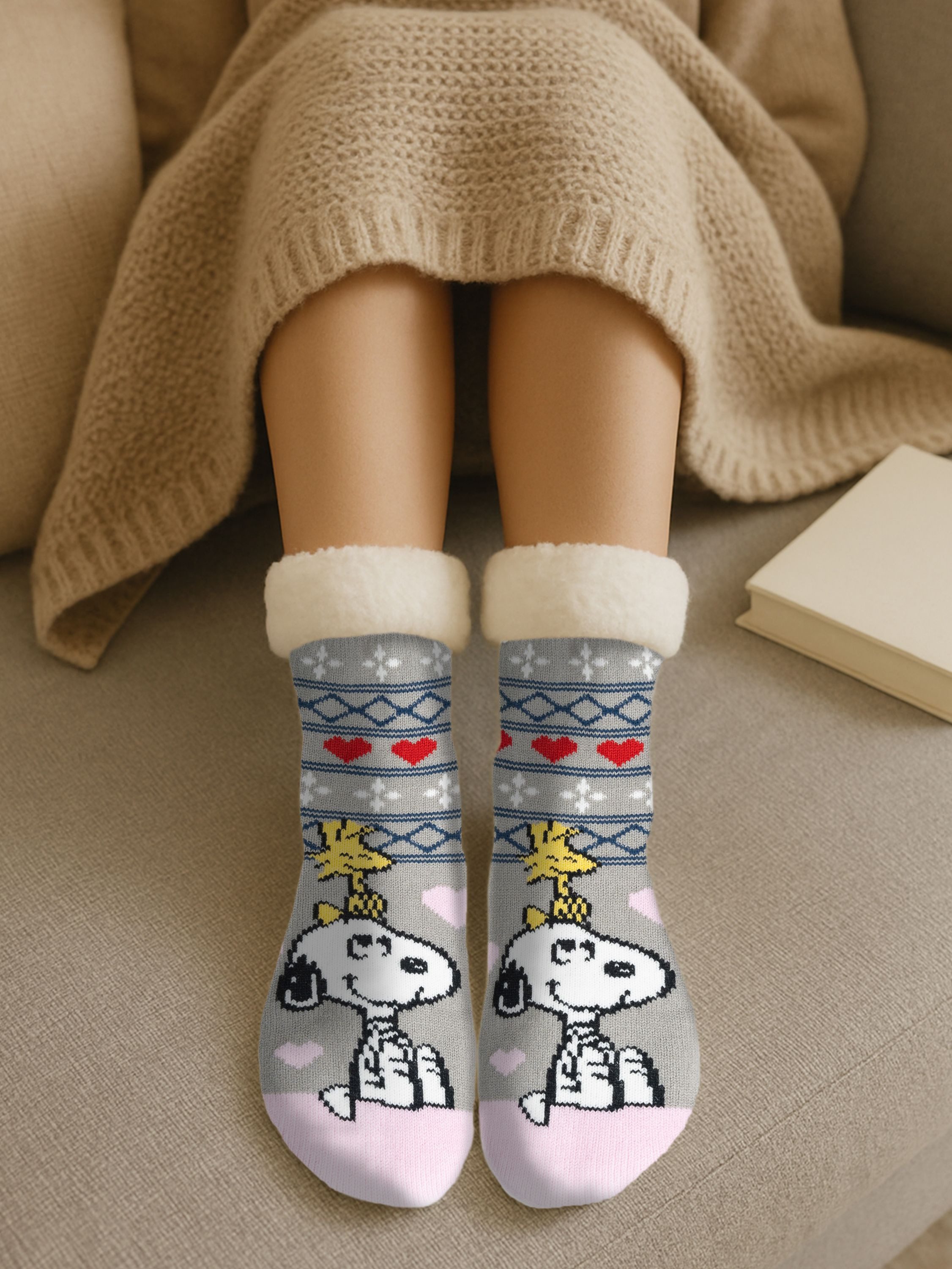United Labels® Haussocken Peanuts Snoopy Hüttensocken Haussocken Kuschelsocken Wintersocken