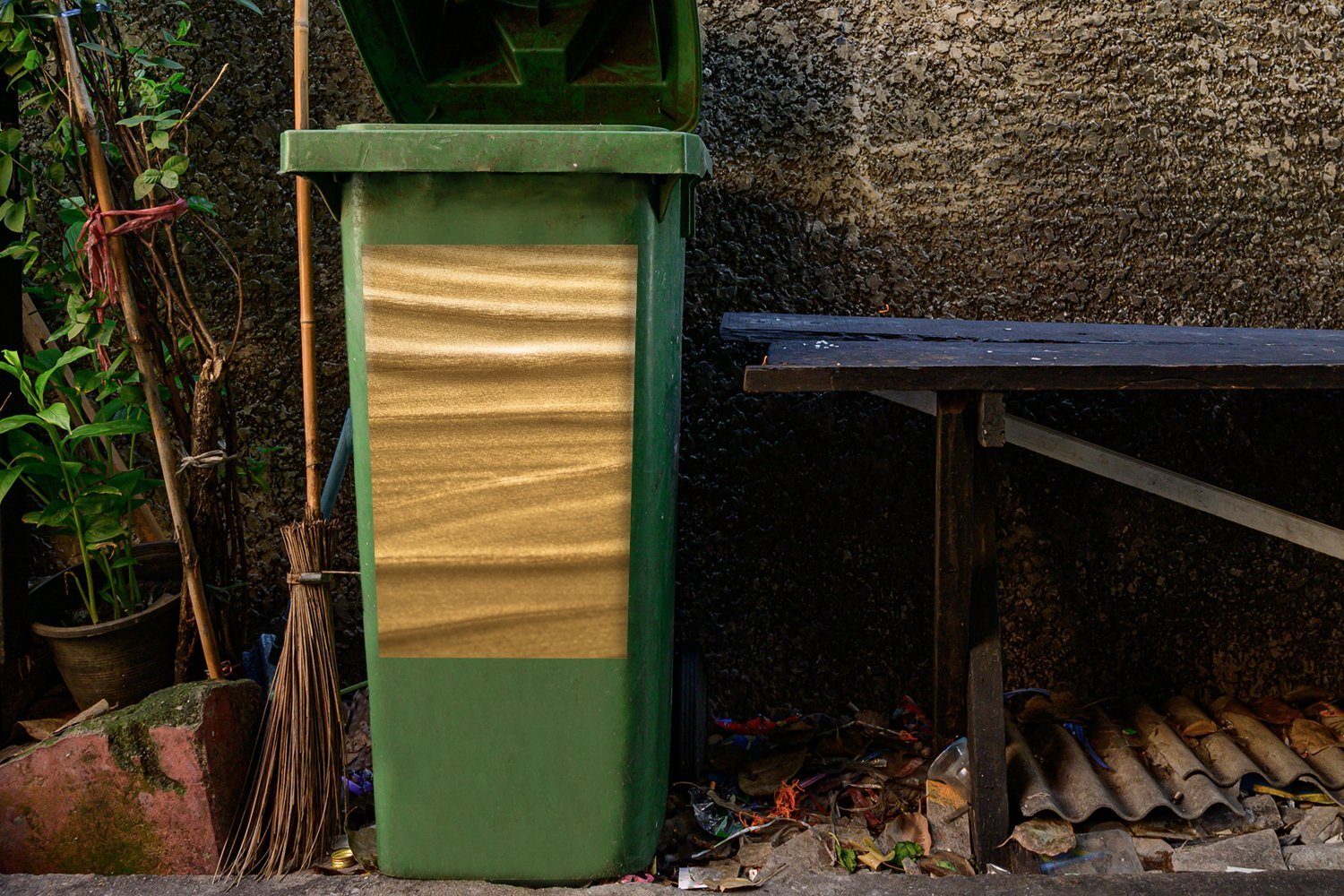 Druck St), Container, Mülltonne, - Gold (1 MuchoWow Abfalbehälter Sticker, Golf Metallischer - Mülleimer-aufkleber, Wandsticker