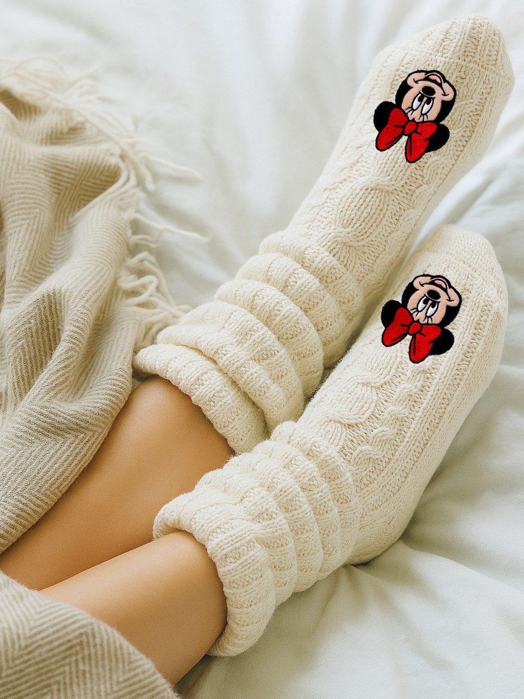 United Labels® Haussocken Disney Minnie Mouse Hüttensocken Strick Haussocken Kuschelsocken