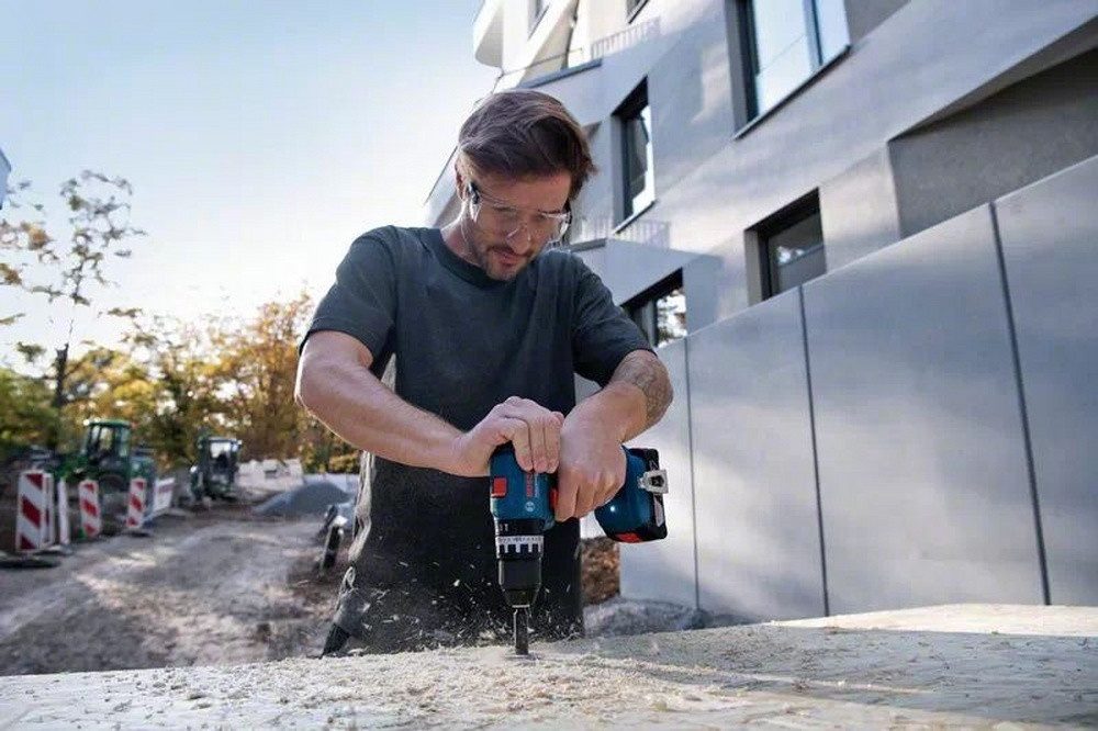 Bosch Professional Akku-Schlagbohrschrauber GSB 18V-45, 18 V, Ohne Akku - in L-BOXX 136