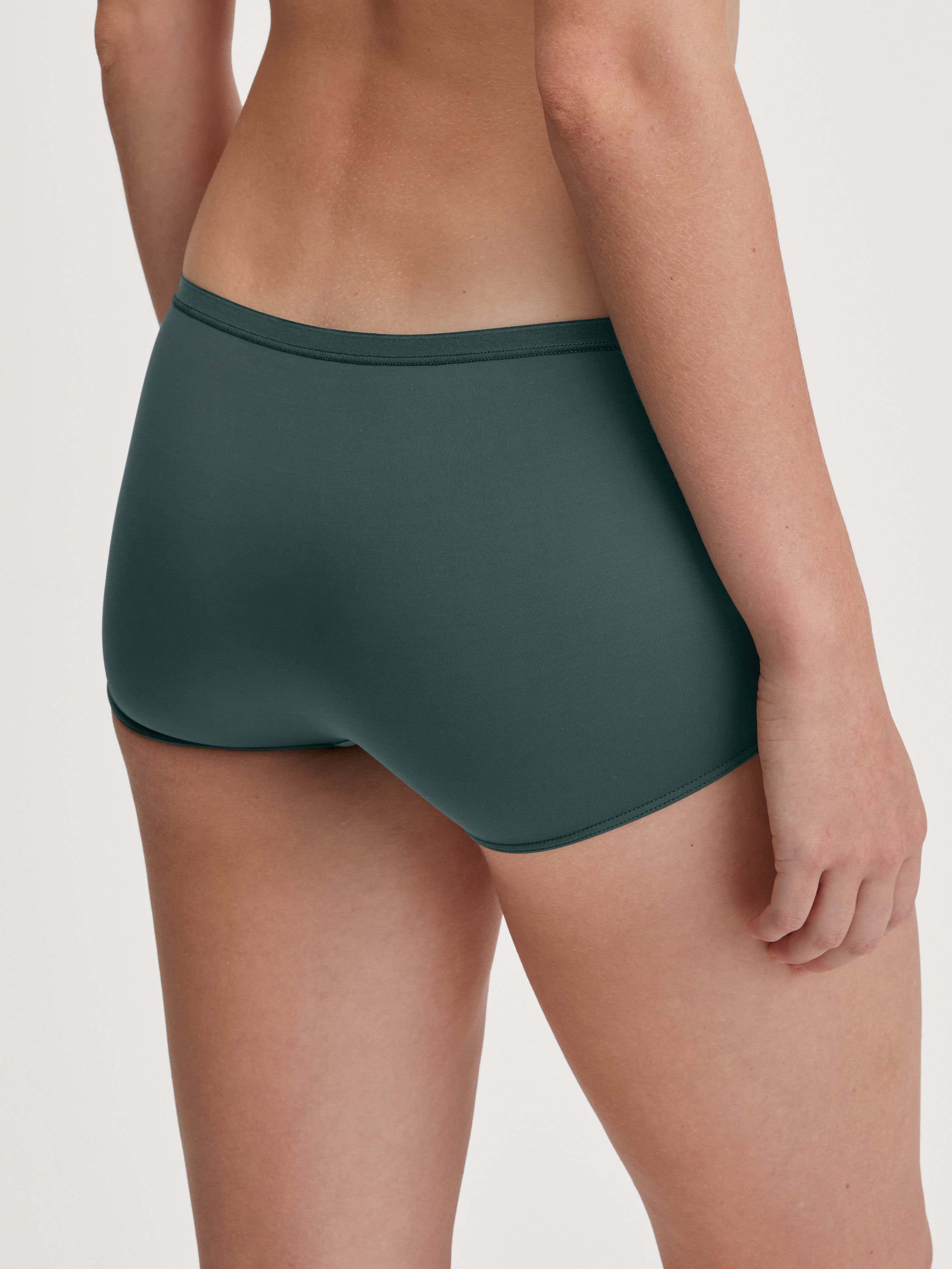 CALIDA Panty Sleek Layer Damen (1-St) leichte Qualität, unsichtbar unter enger Kleidung, weiches Material