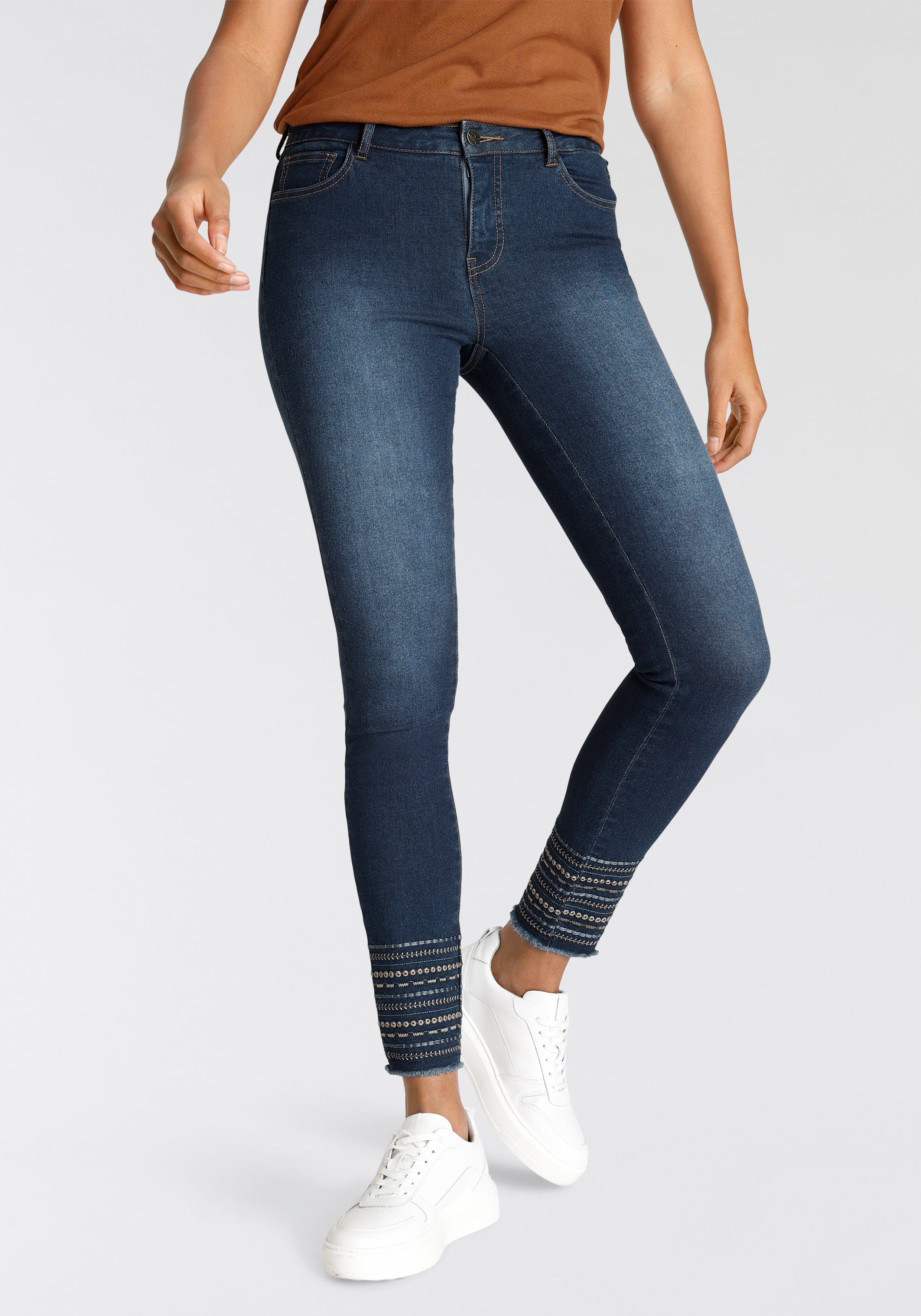 Arizona Skinny-fit-Jeans Mit Waist, Saum auffälliger Stickerei am toller High