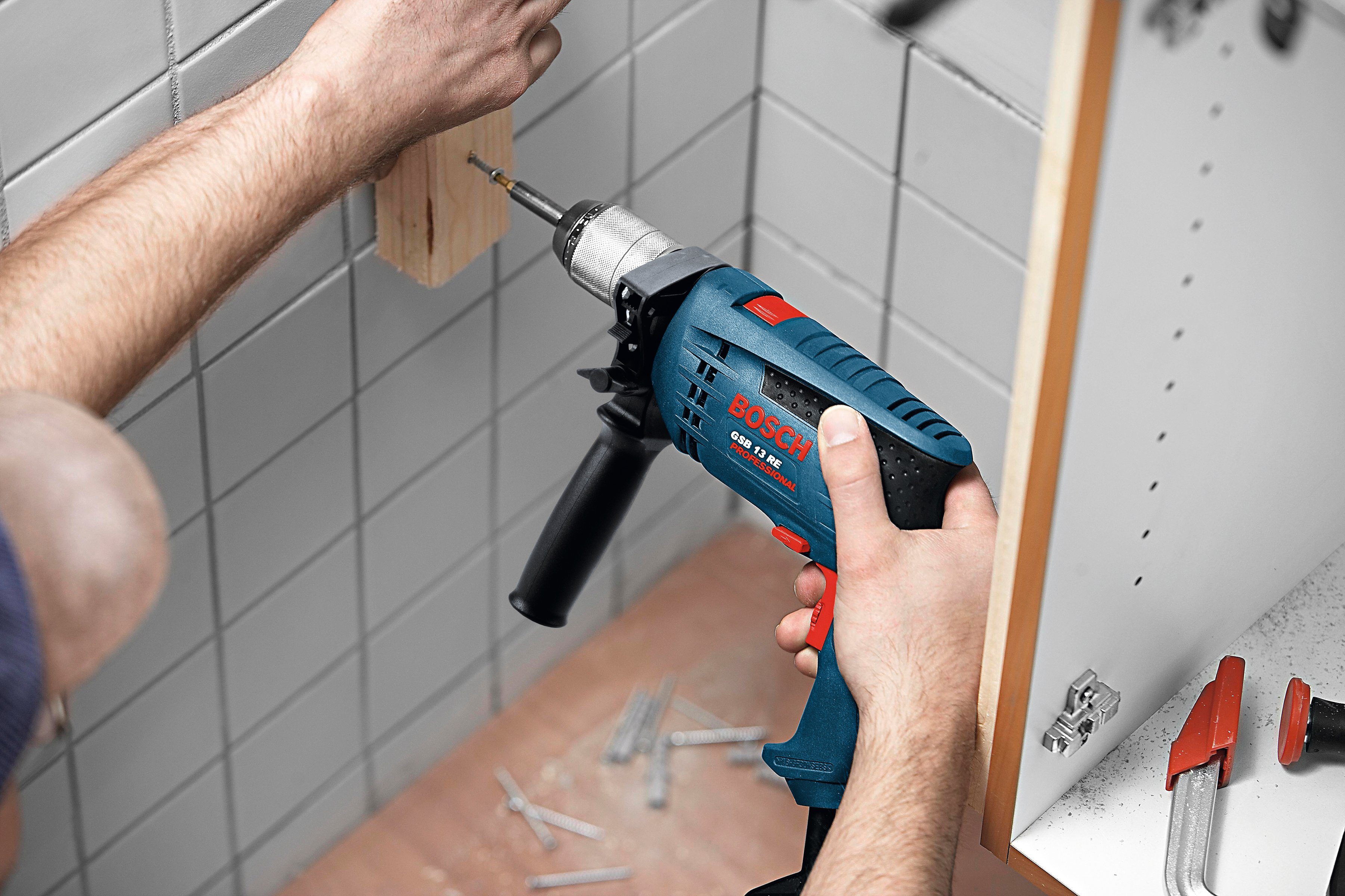 Bosch Professional Schlagbohrmaschine GSB 13 RE Professional, 230 V, max. 2800 U/min, (1-tlg), kompakt für Einsteiger